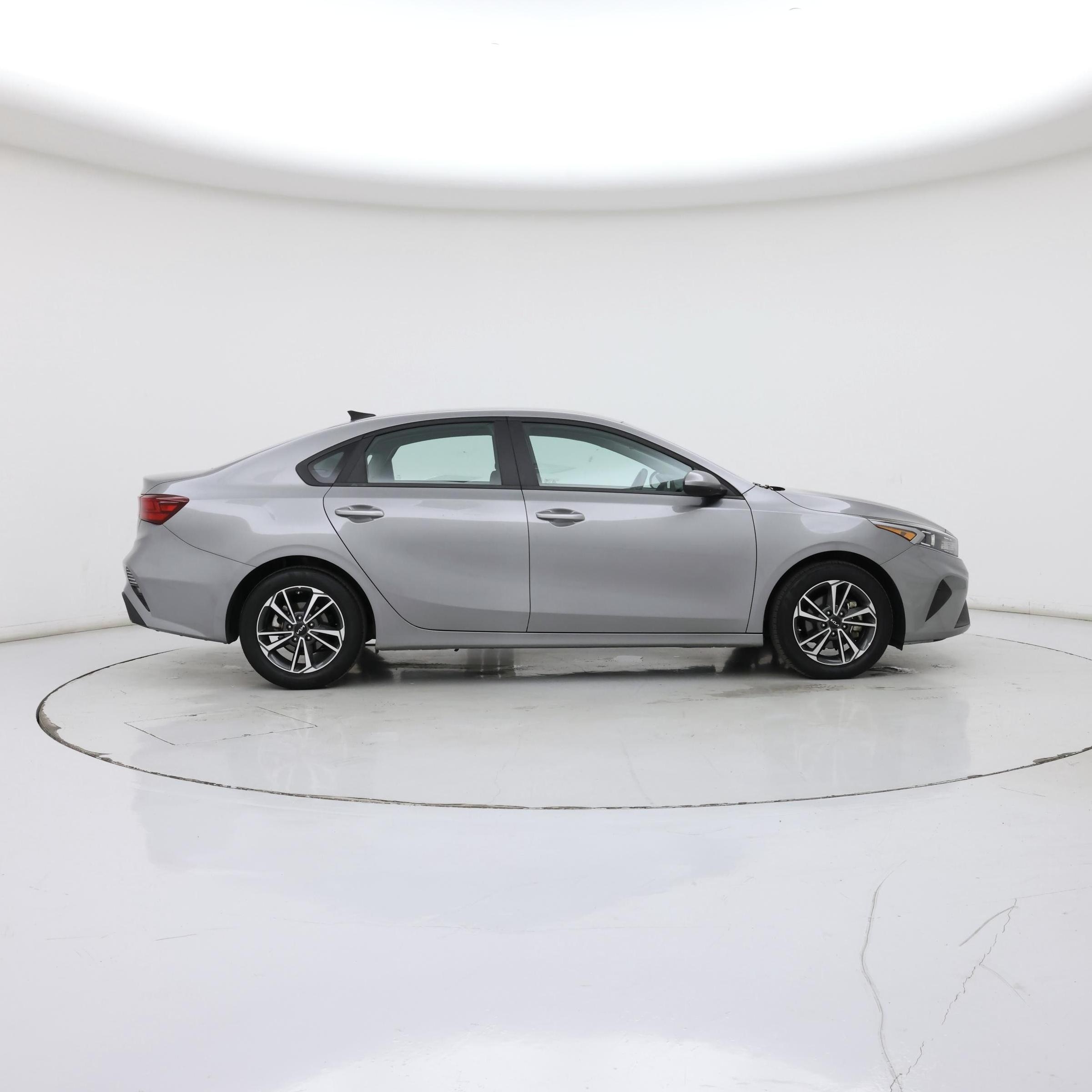 Thumbnail: 2024 Kia Forte - 7