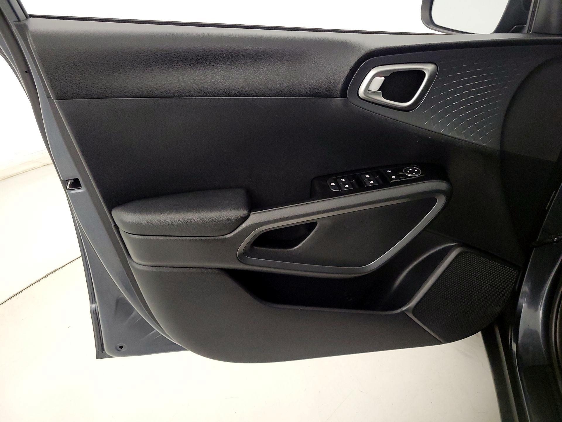 Thumbnail: 2020 Kia Soul - 12
