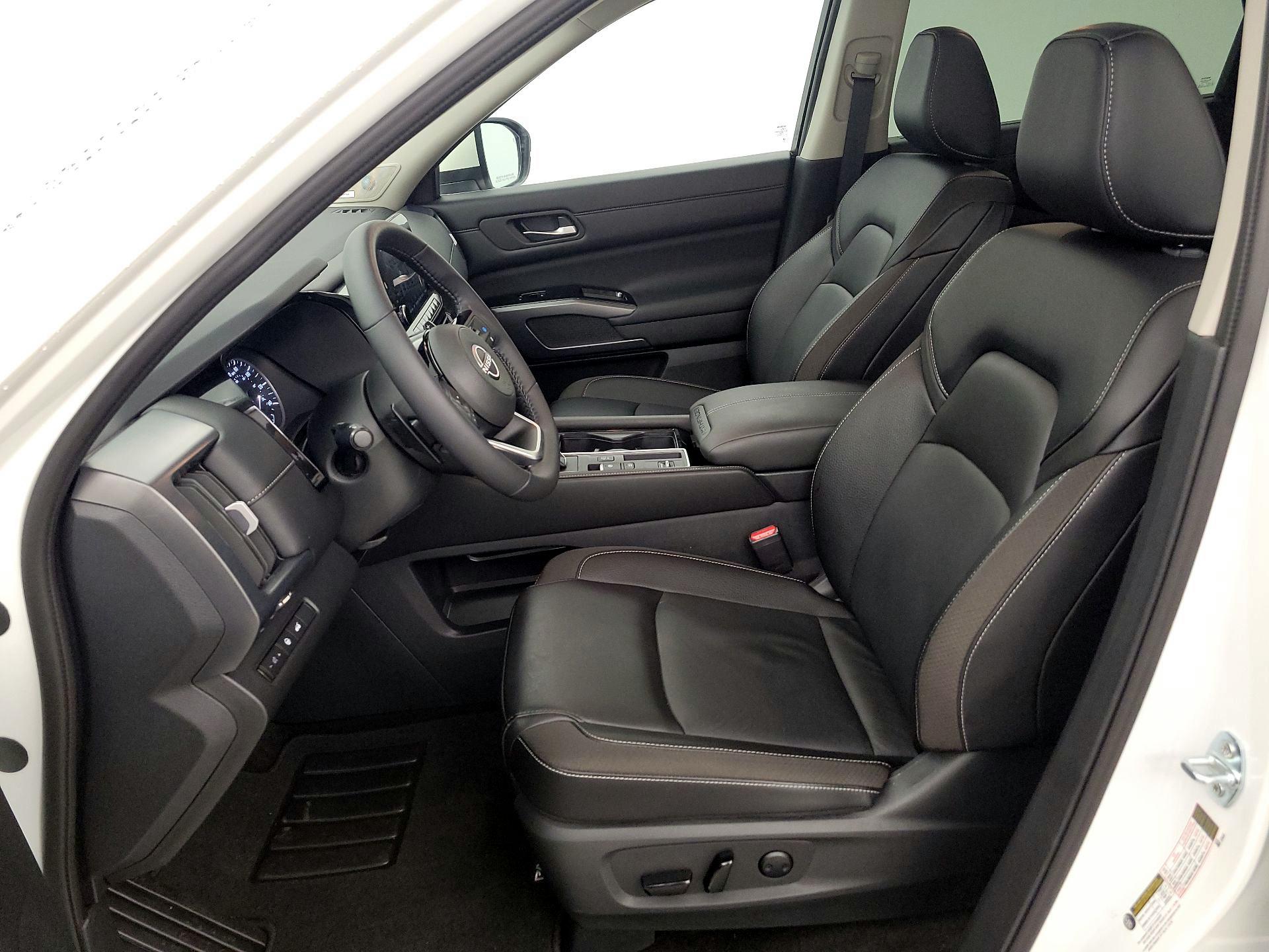 Thumbnail: 2024 Nissan Pathfinder - 11