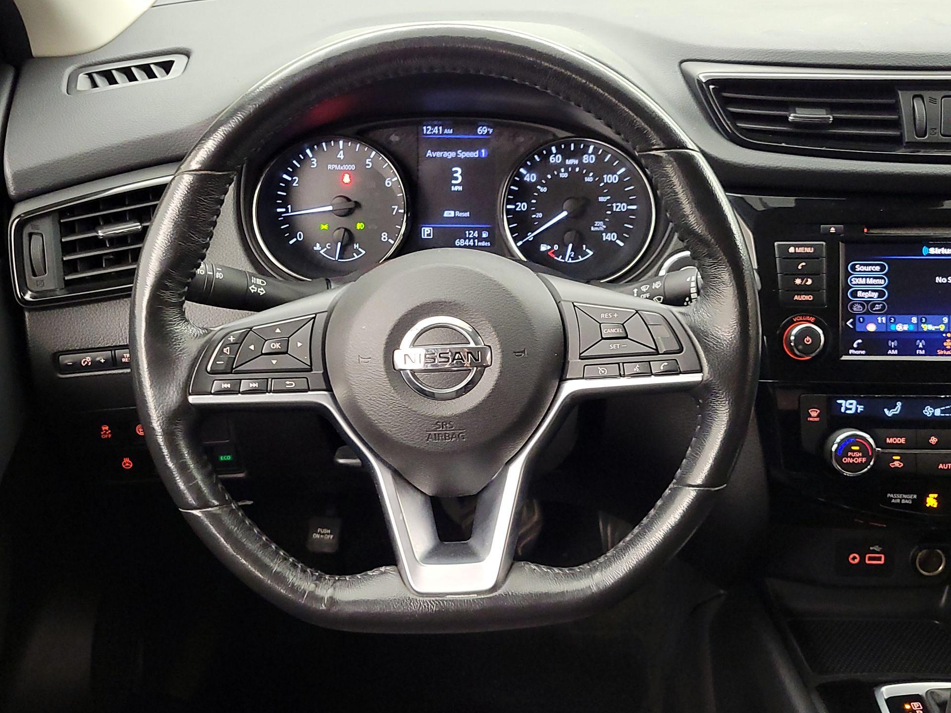 Thumbnail: 2019 Nissan Rogue Sport - 10