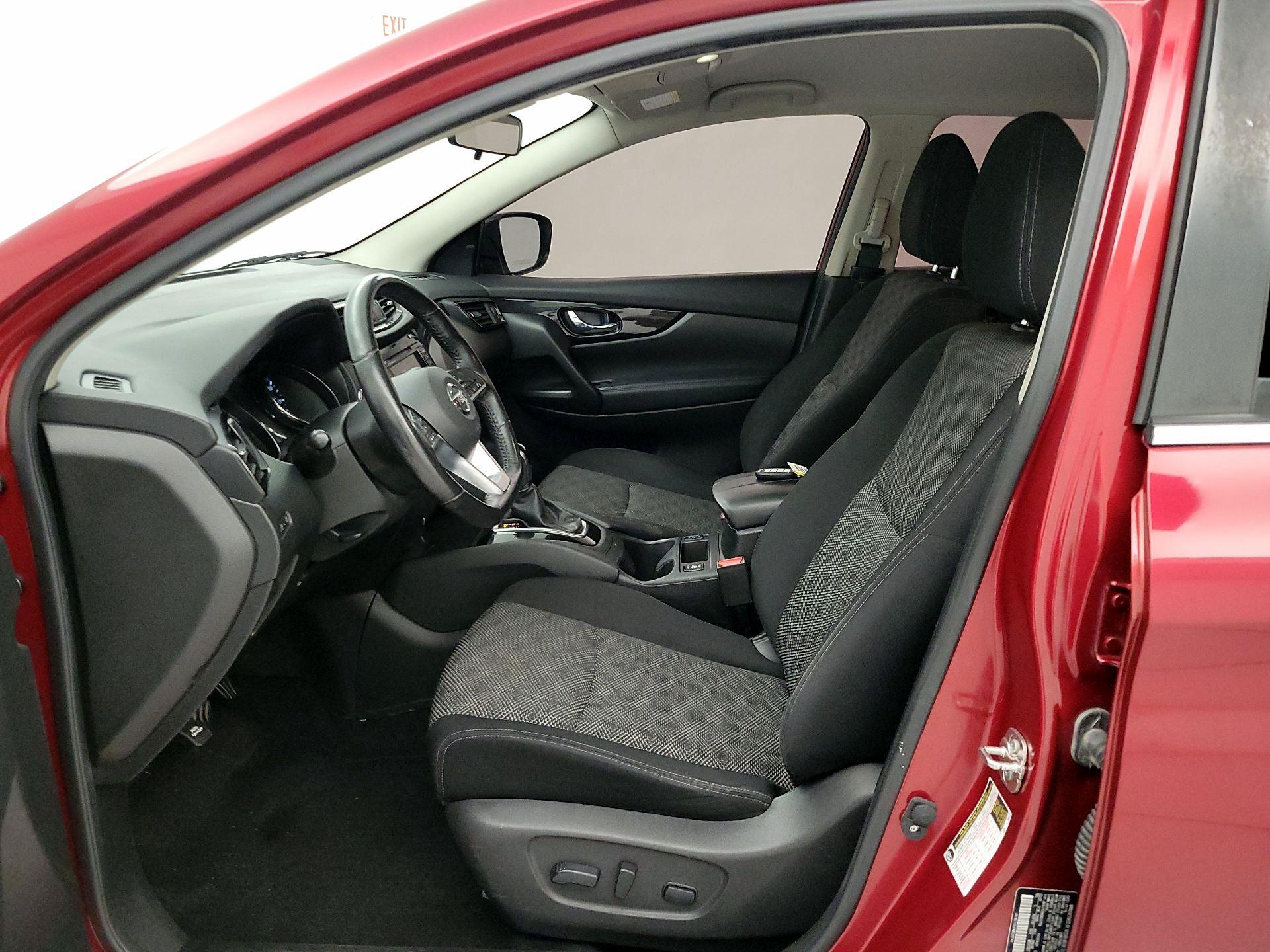 Thumbnail: 2019 Nissan Rogue Sport - 11