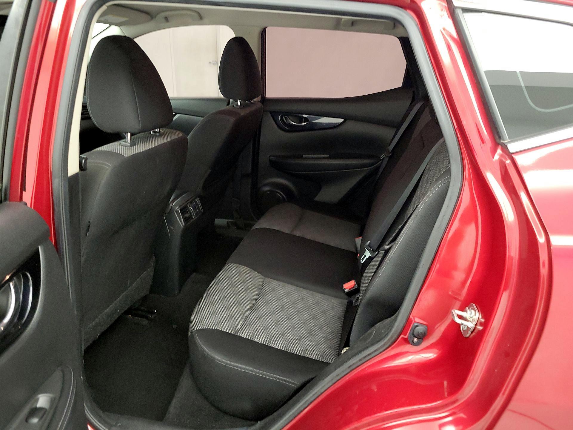 Thumbnail: 2019 Nissan Rogue Sport - 19