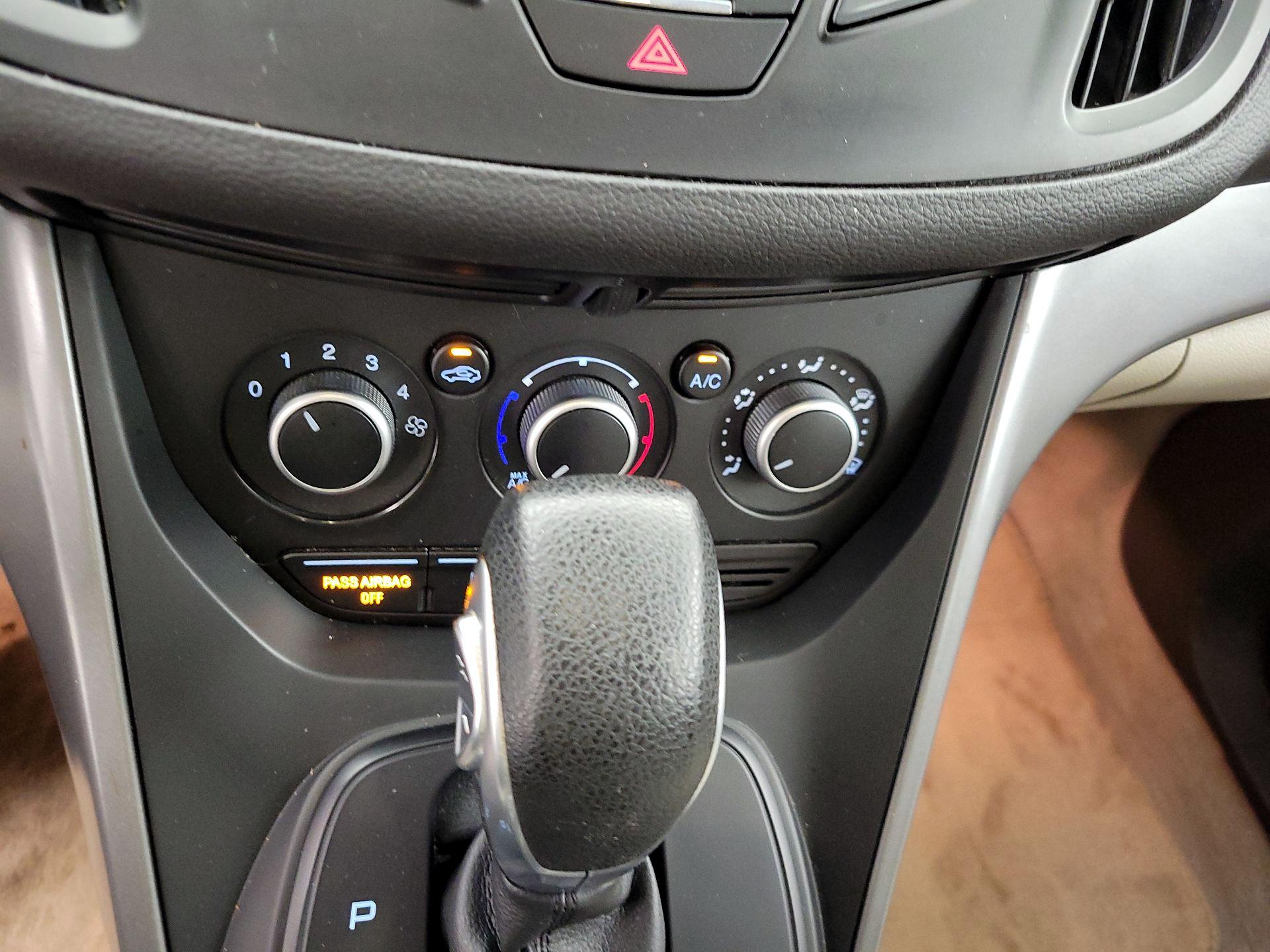 Thumbnail: 2015 Ford Escape - 16