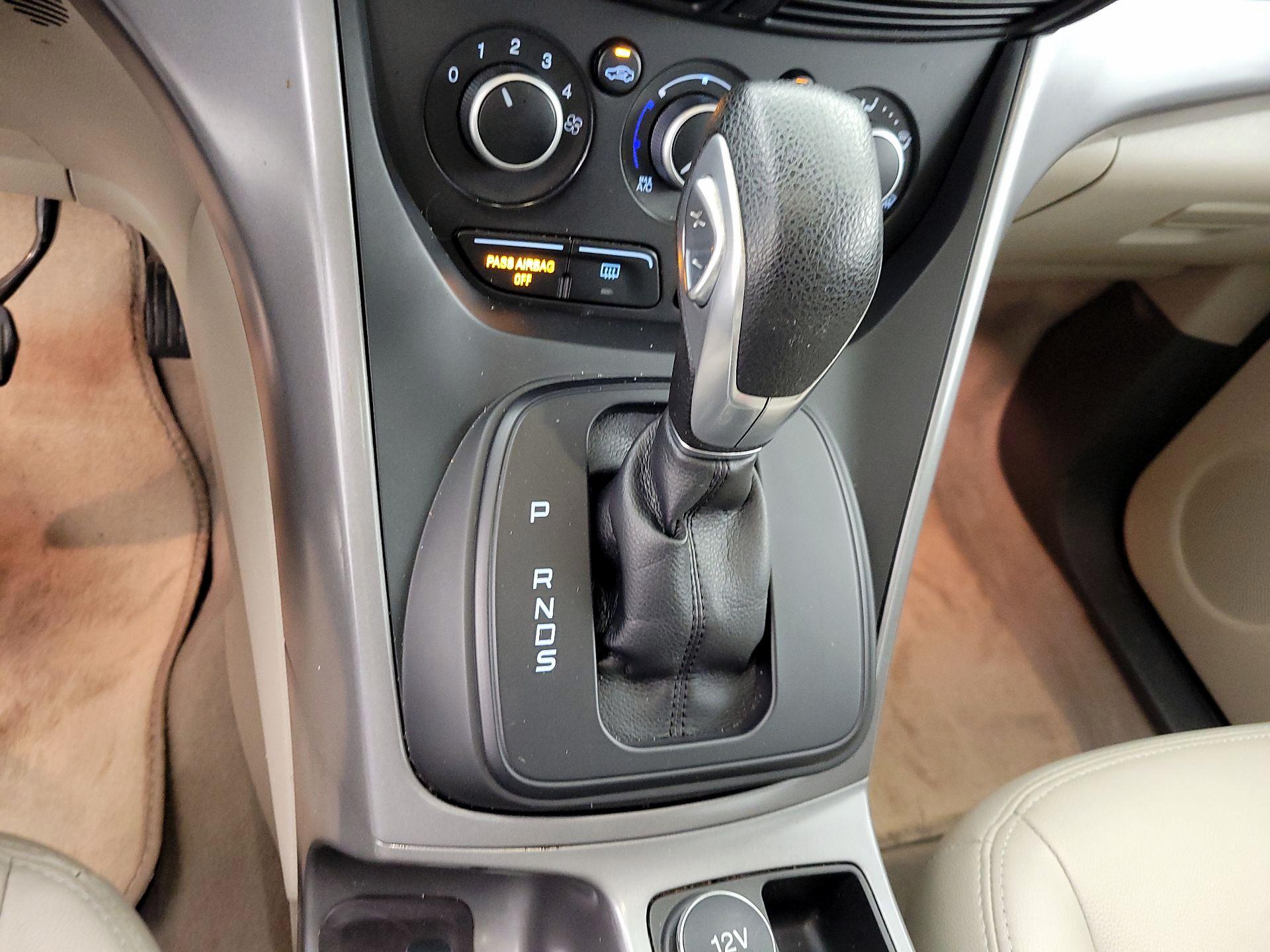 Thumbnail: 2015 Ford Escape - 17