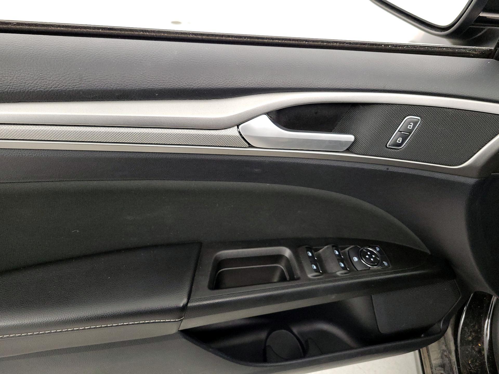 Thumbnail: 2020 Ford Fusion - 12