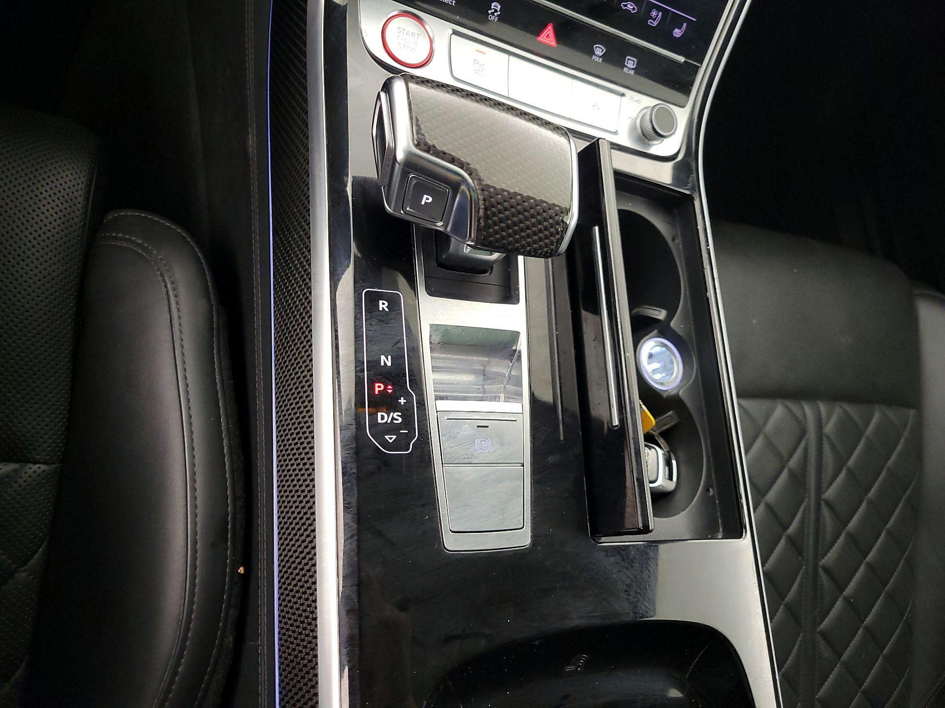 Thumbnail: 2020 Audi S8 - 17