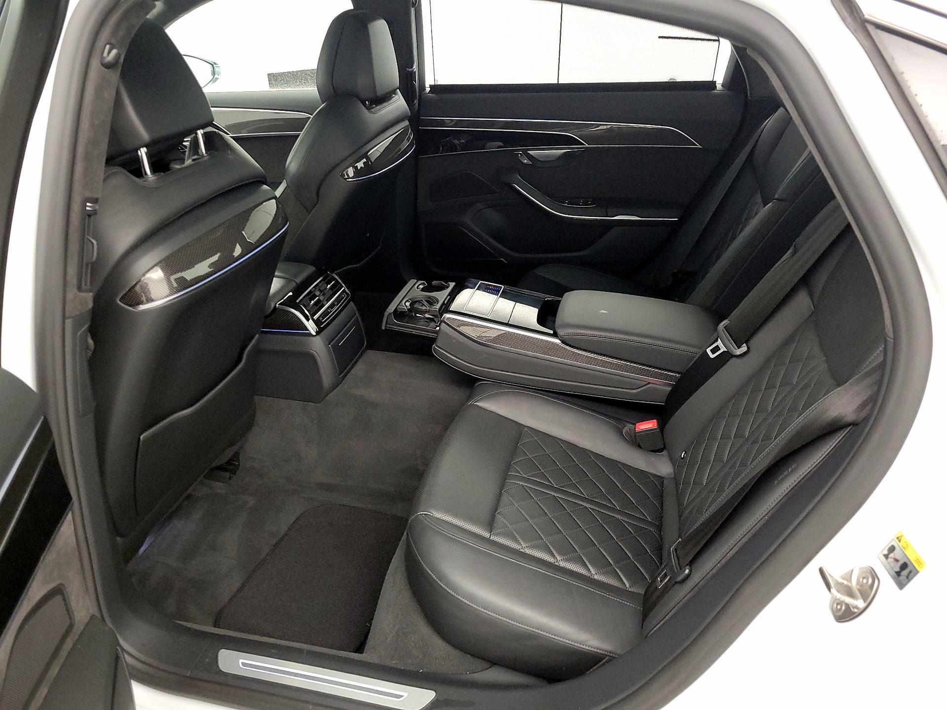 Thumbnail: 2020 Audi S8 - 20