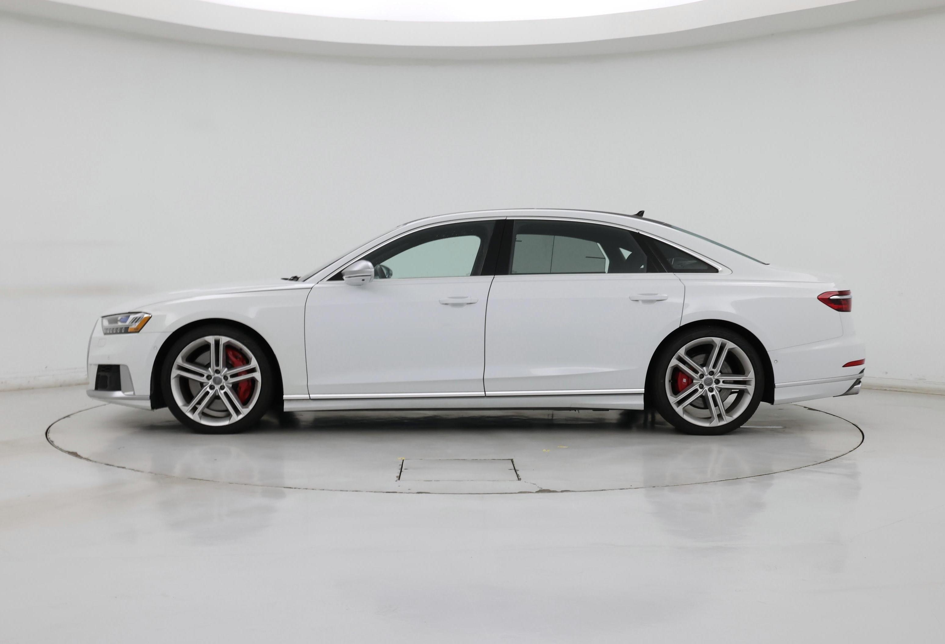 Thumbnail: 2020 Audi S8 - 3