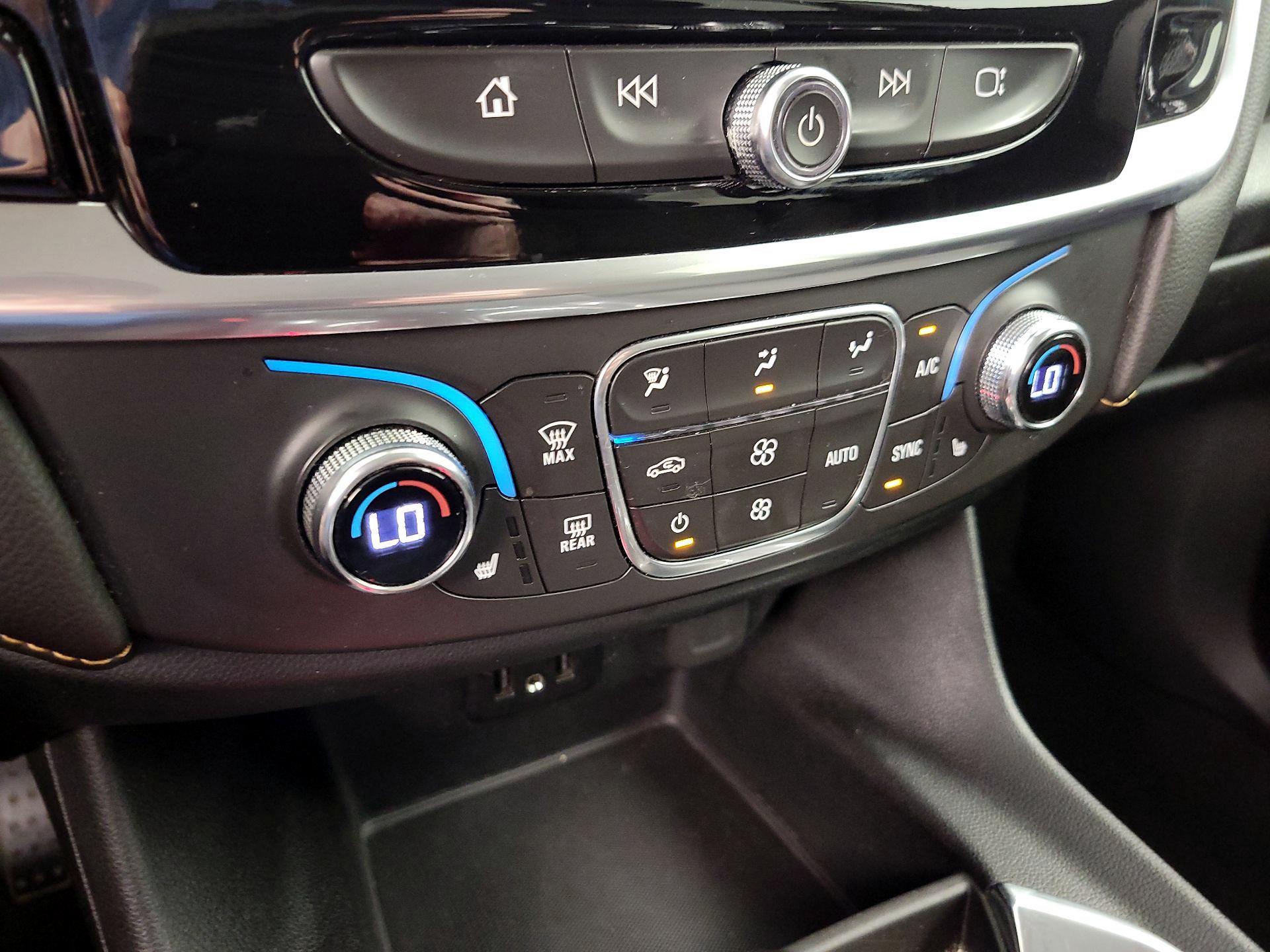 Thumbnail: 2020 Chevrolet Traverse - 16