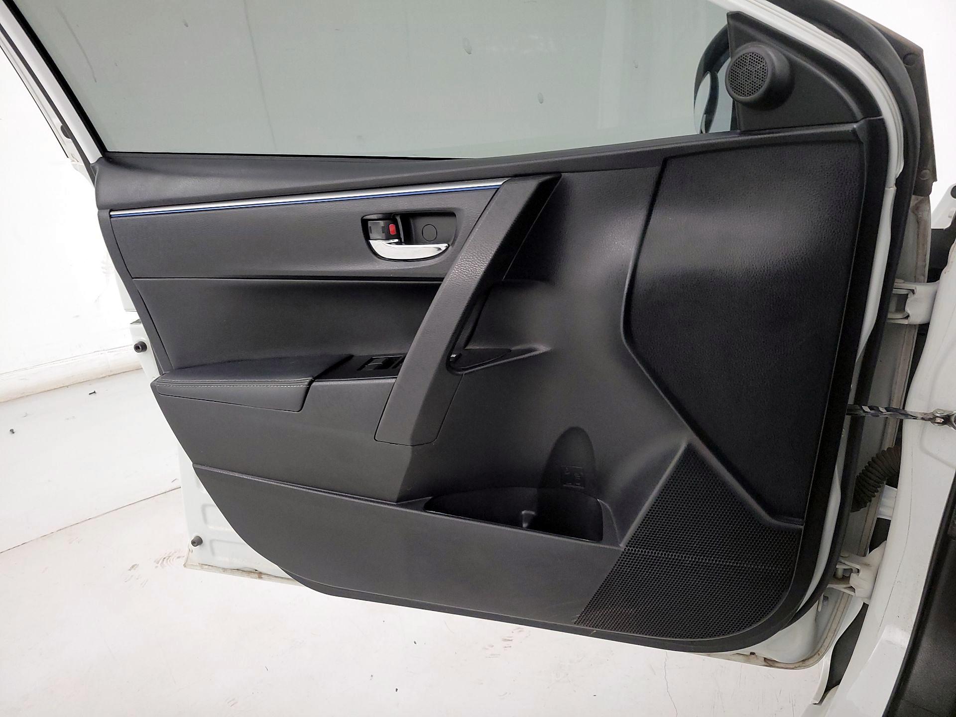 Thumbnail: 2014 Toyota Corolla - 12