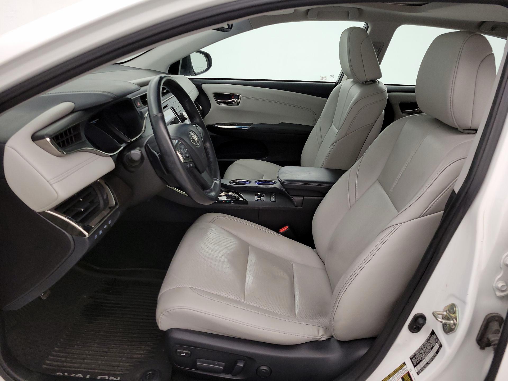 Thumbnail: 2017 Toyota Avalon - 11