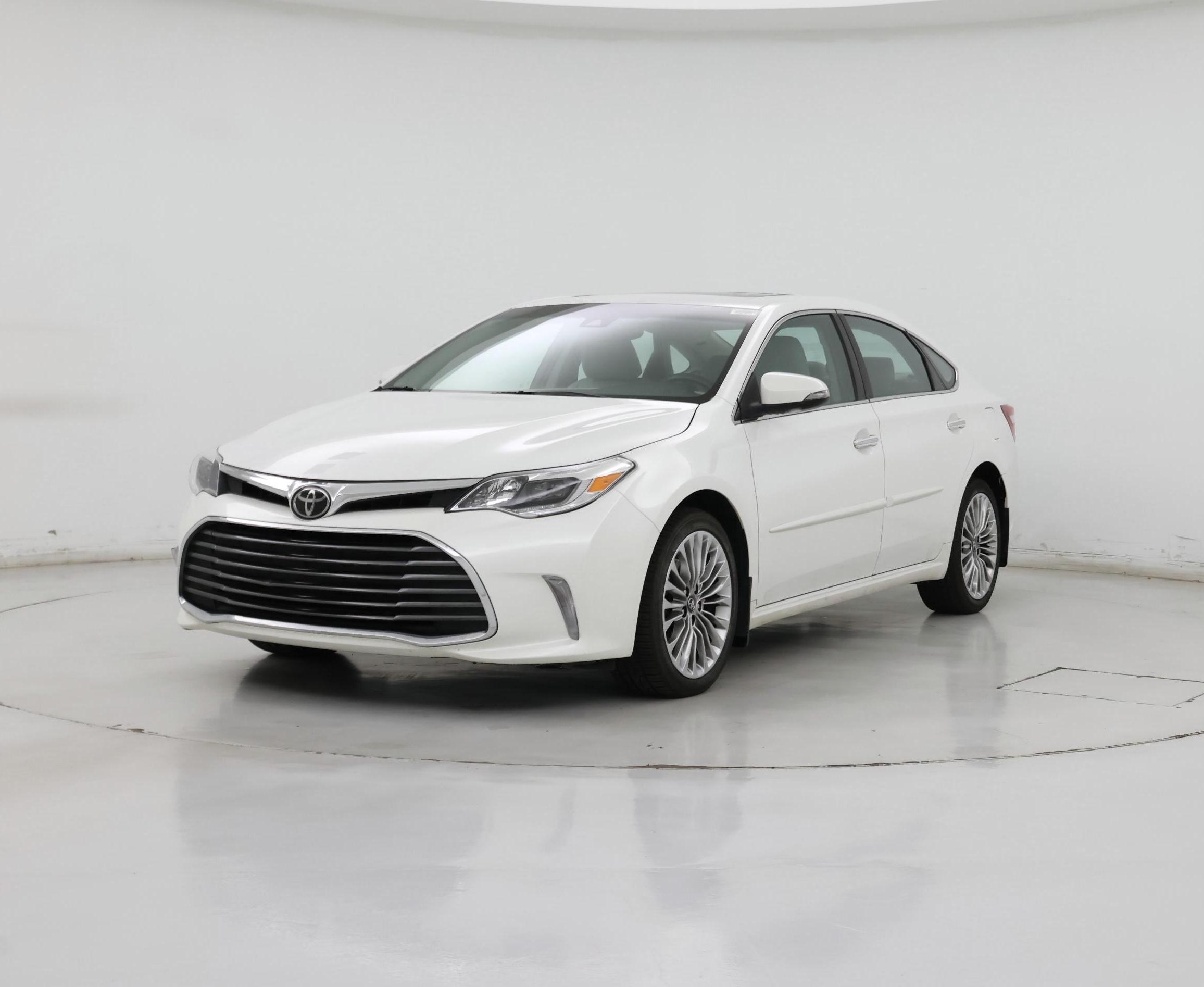 Thumbnail: 2017 Toyota Avalon - 4