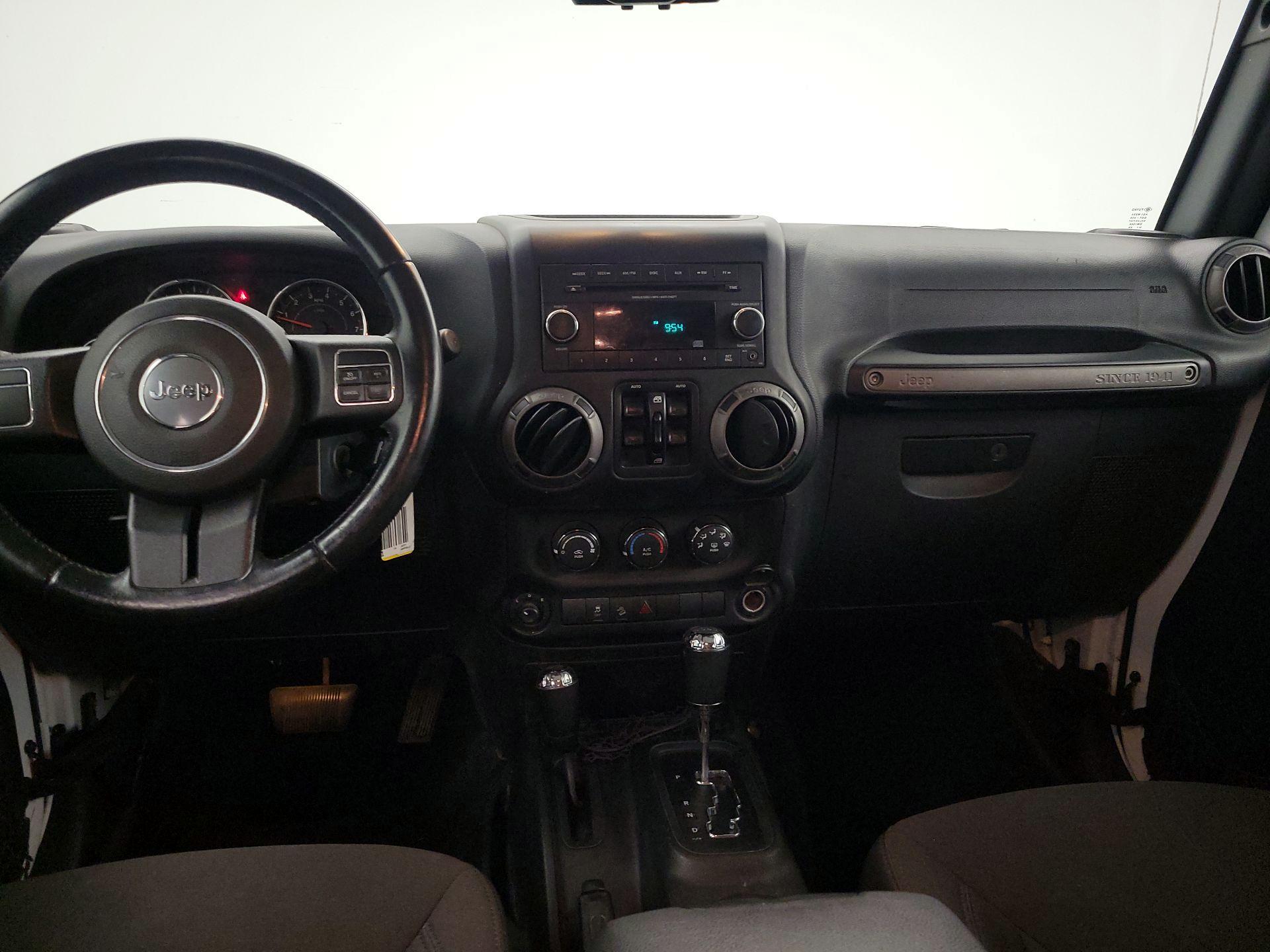 Thumbnail: 2016 Jeep Wrangler - 9