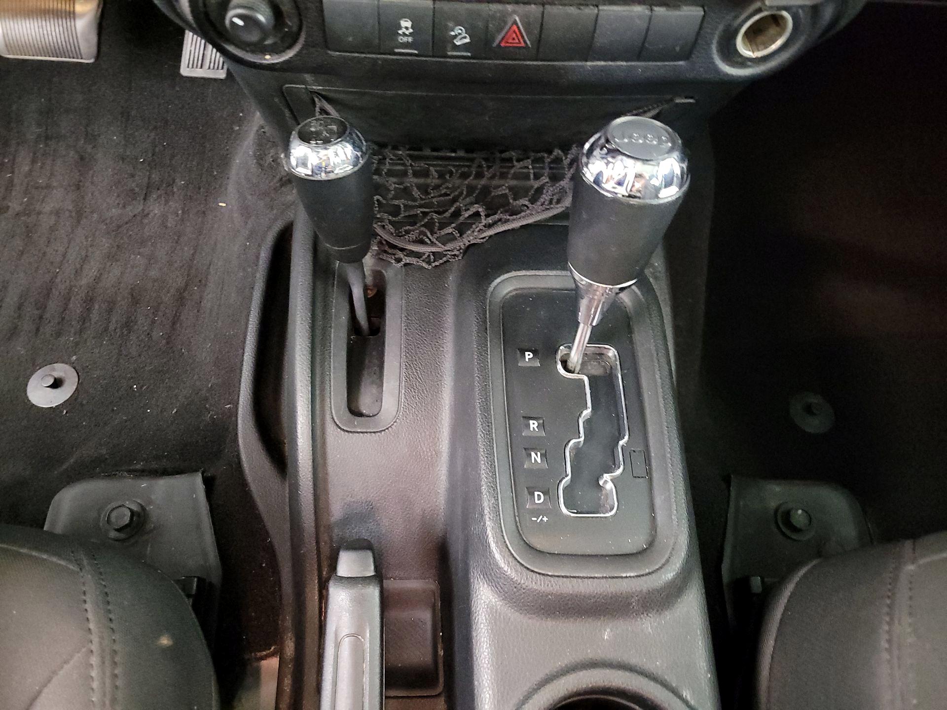 Thumbnail: 2016 Jeep Wrangler - 15