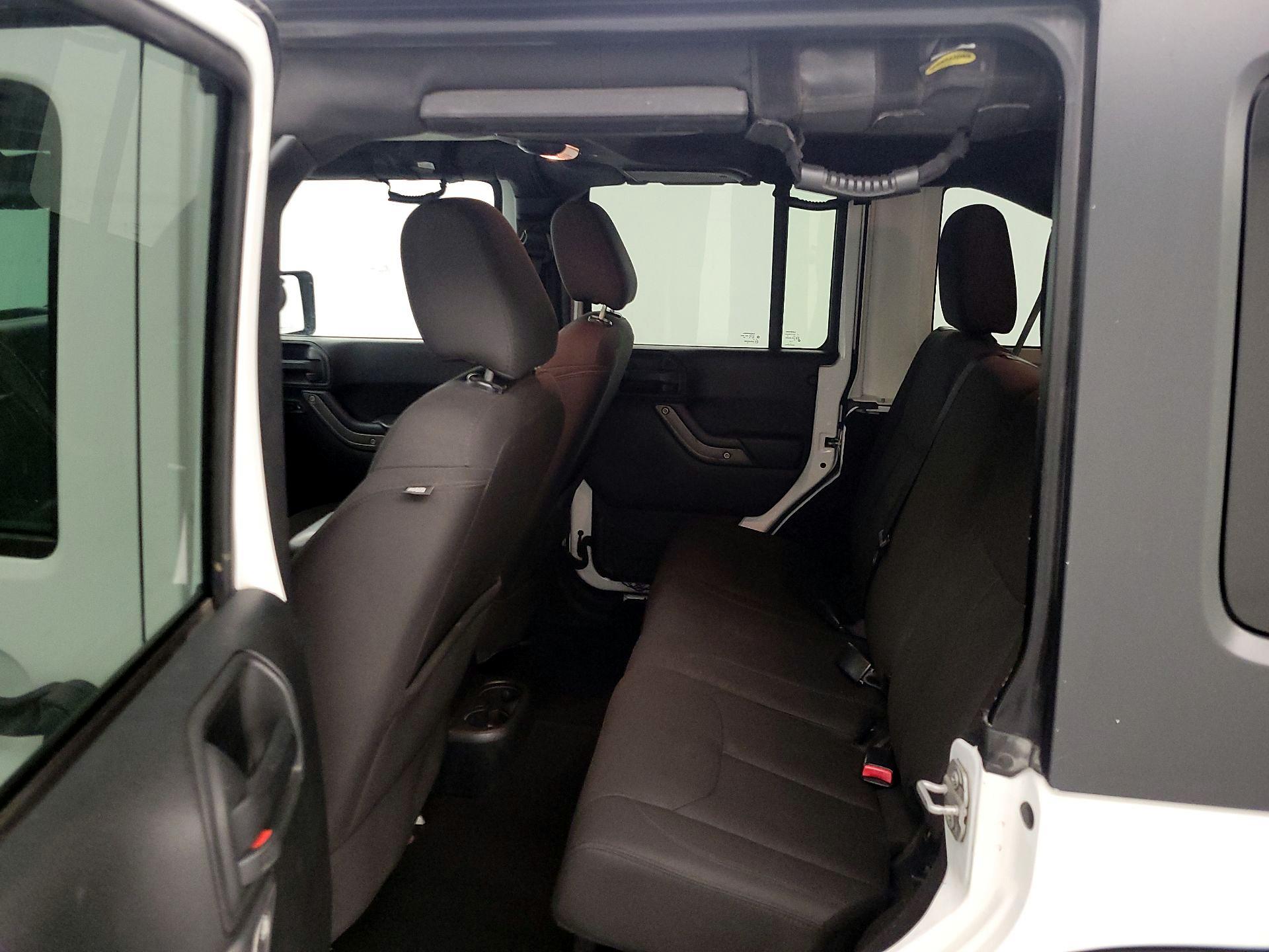 Thumbnail: 2016 Jeep Wrangler - 17