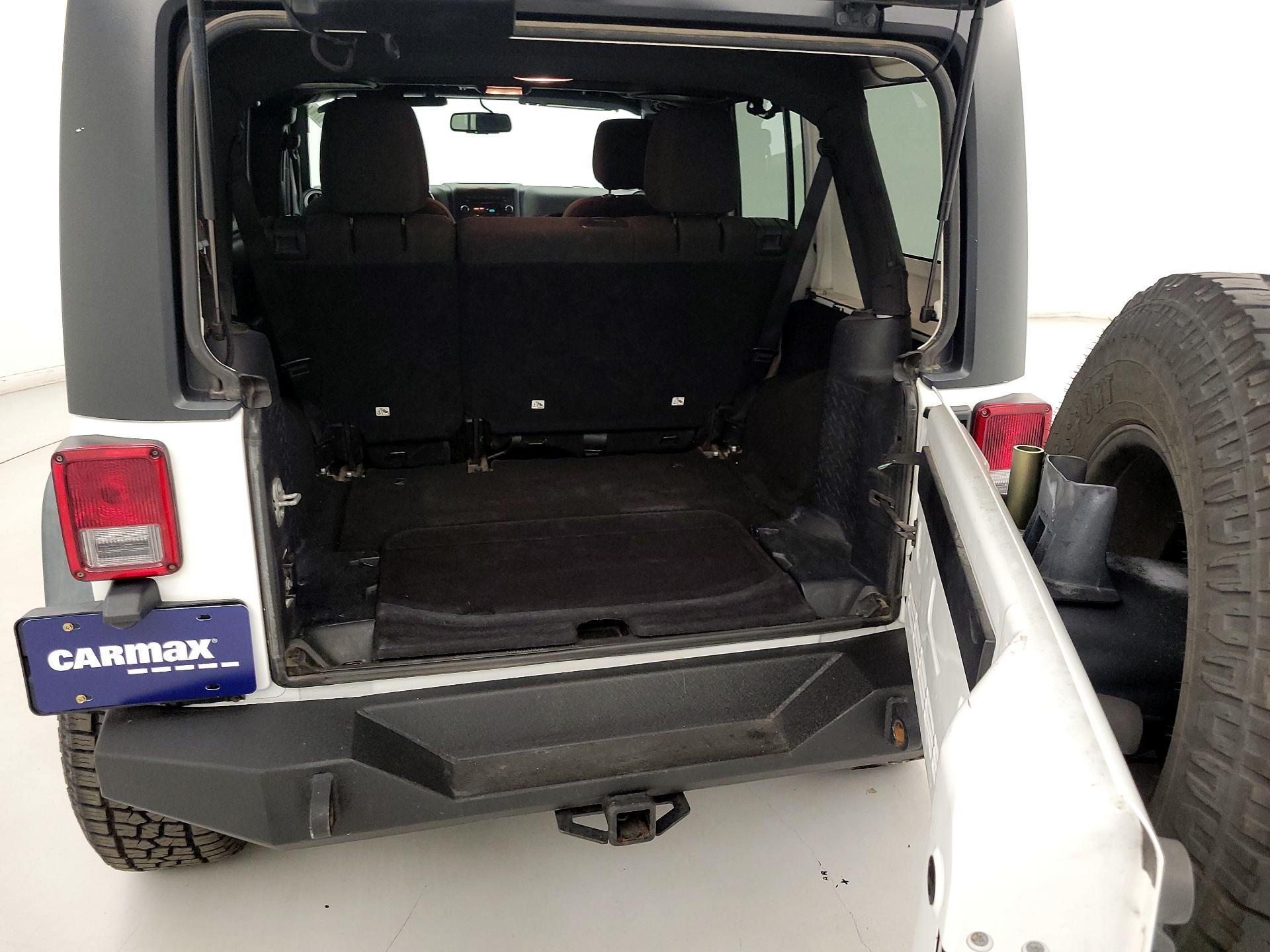 Thumbnail: 2016 Jeep Wrangler - 18
