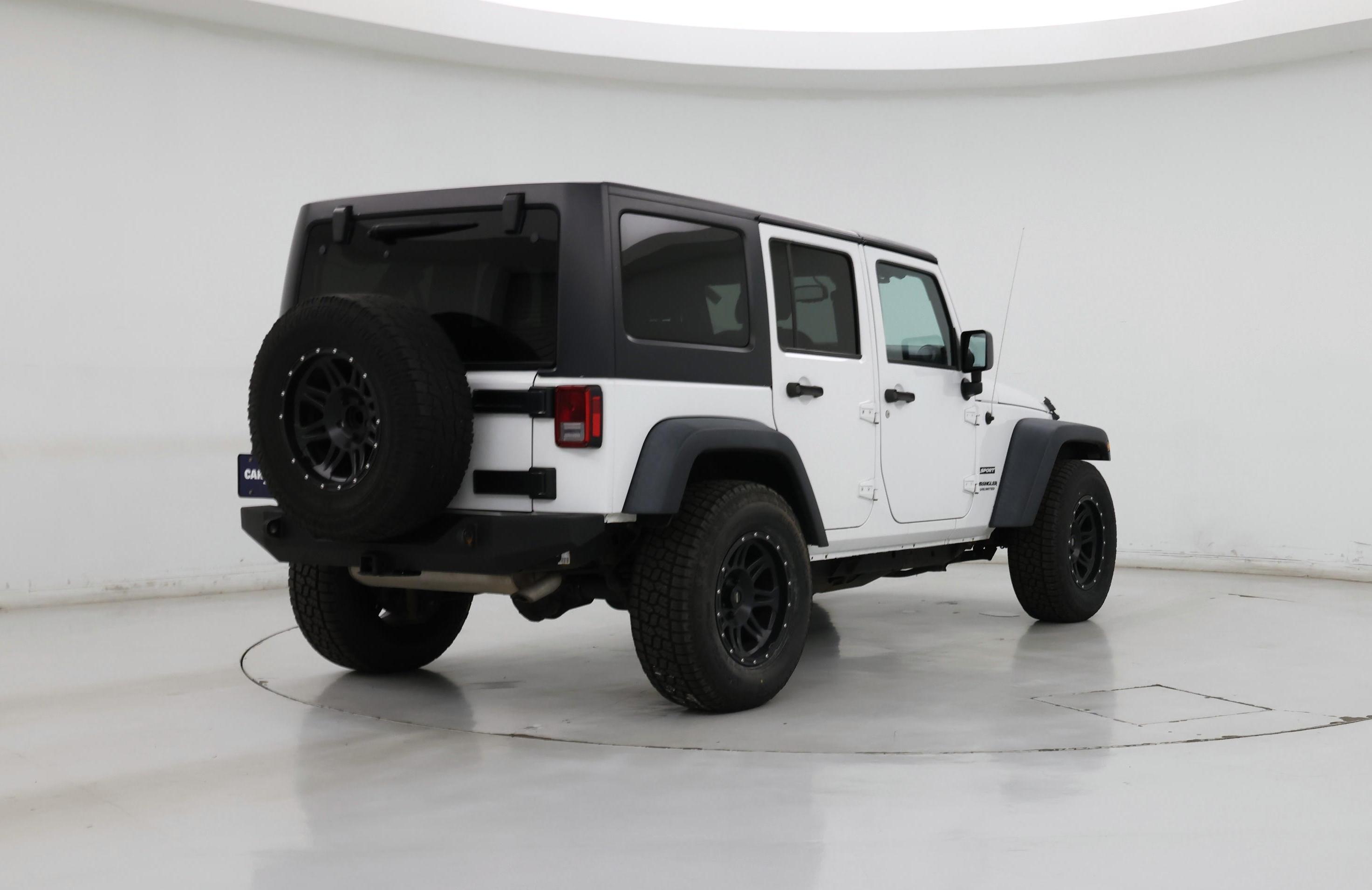 Thumbnail: 2016 Jeep Wrangler - 8