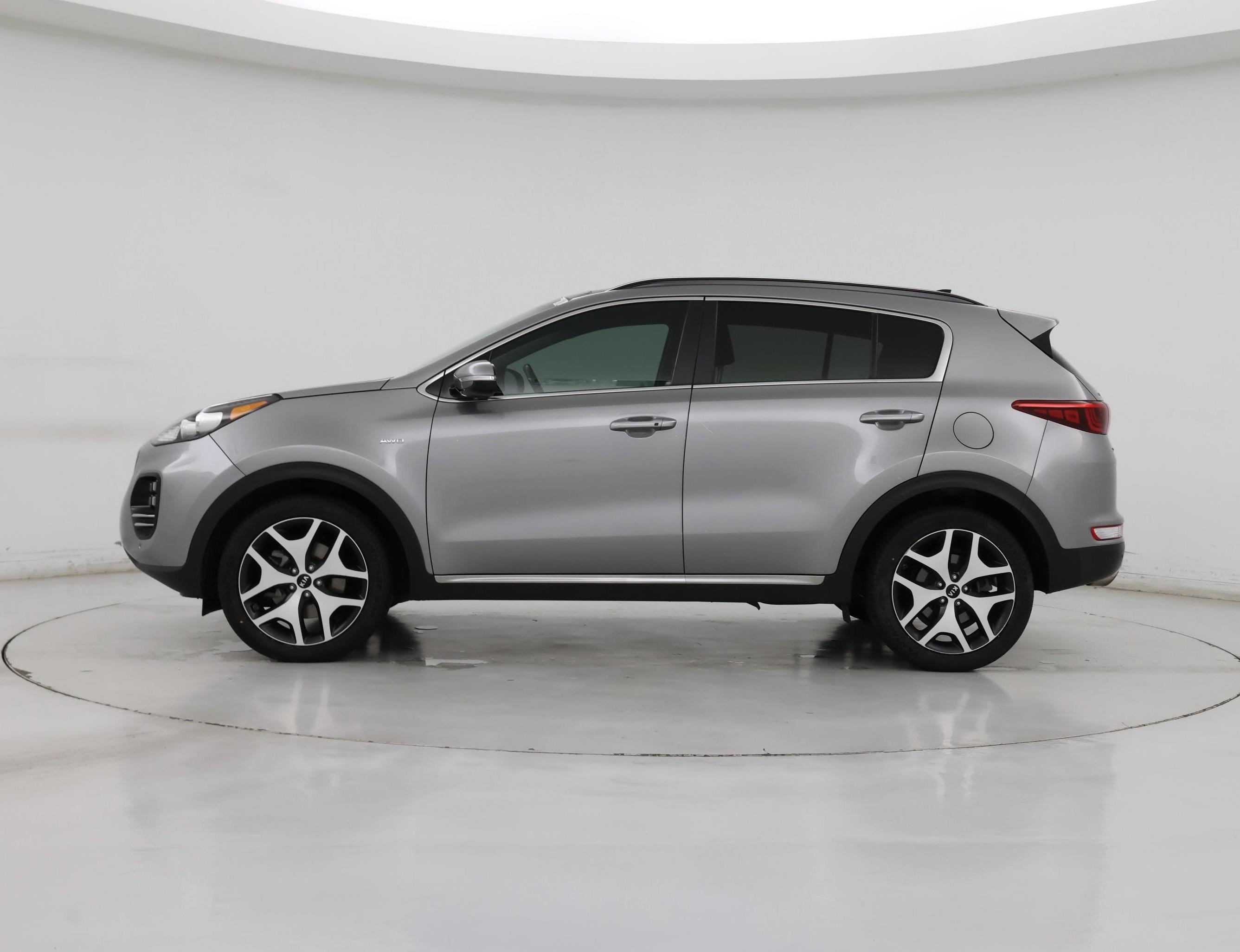 Thumbnail: 2019 Kia Sportage - 3