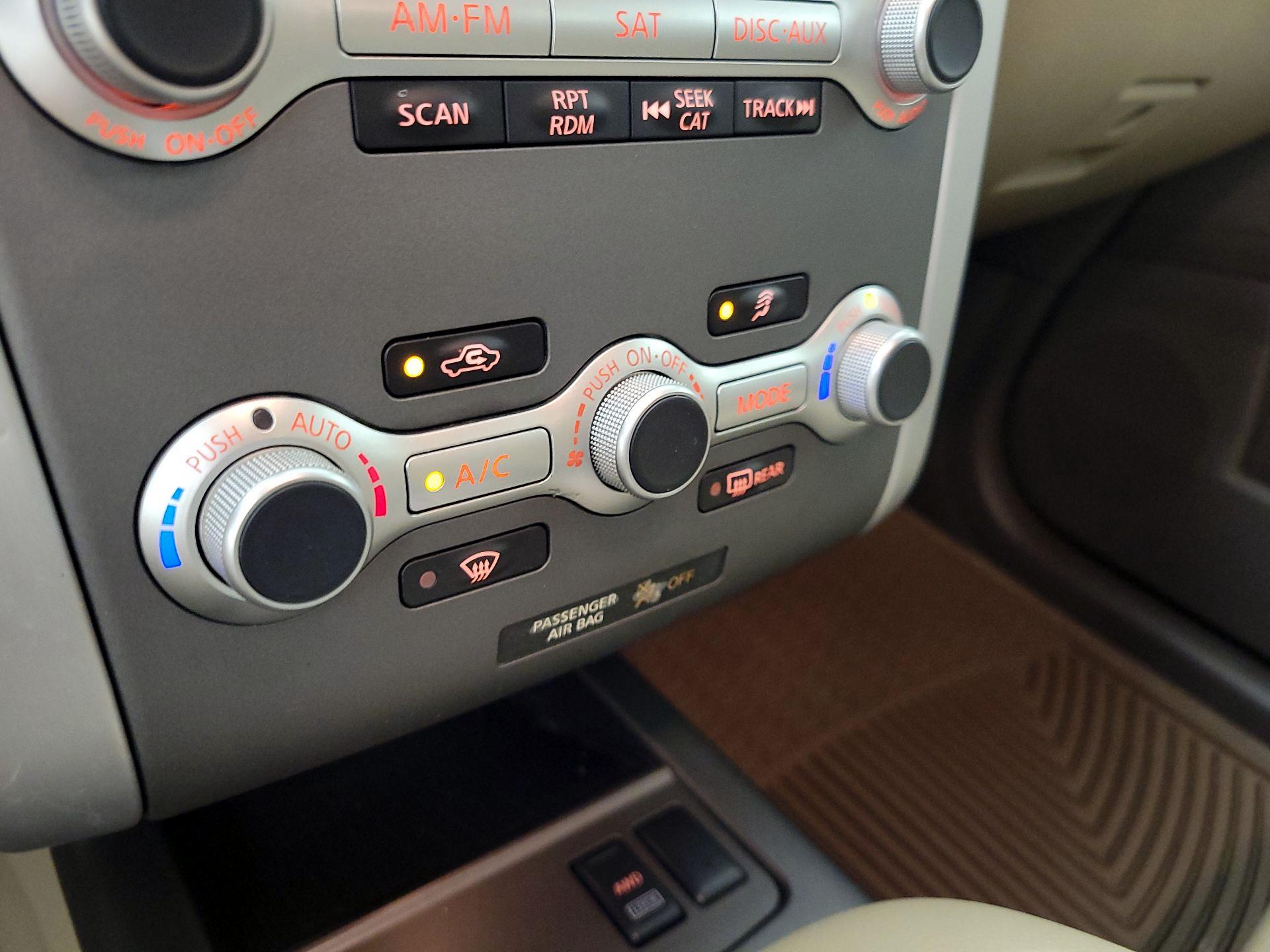 Thumbnail: 2014 Nissan Murano - 17