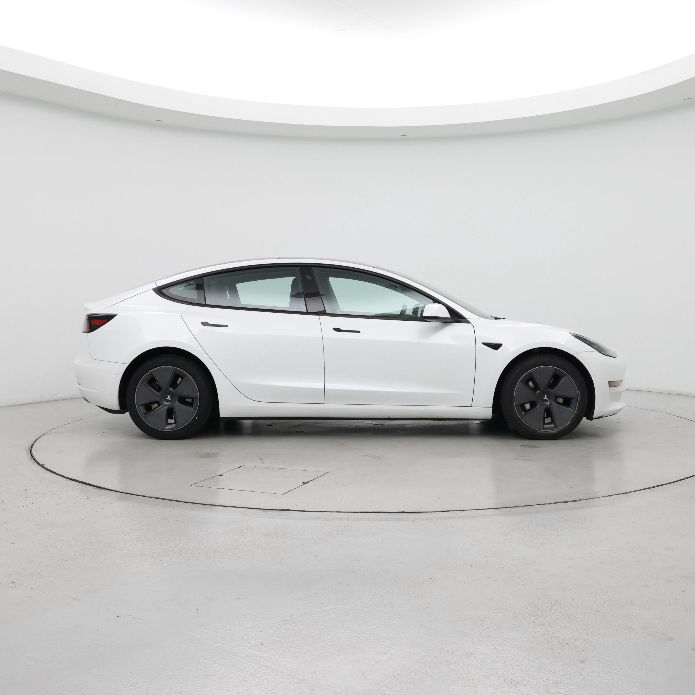 Thumbnail: 2022 Tesla Model 3 - 7