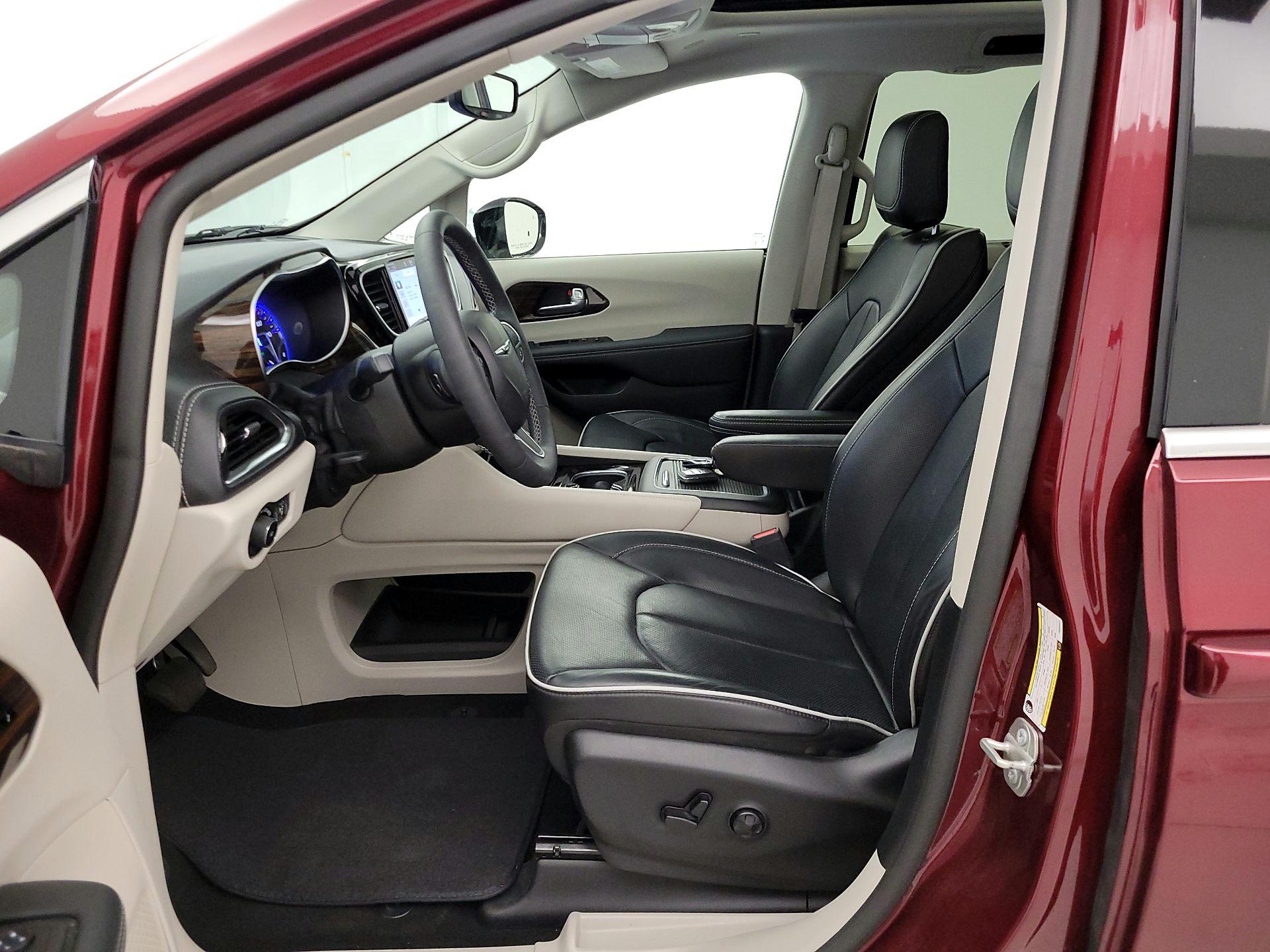 Thumbnail: 2023 Chrysler Pacifica - 11
