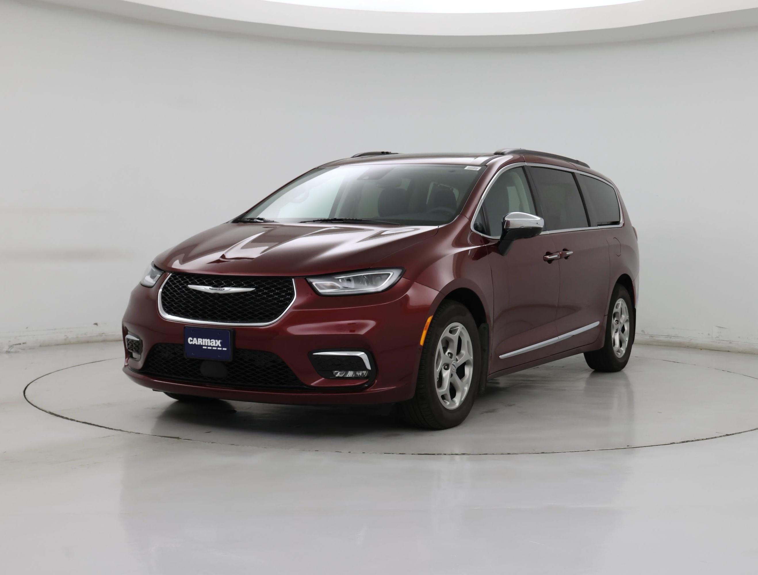 Thumbnail: 2023 Chrysler Pacifica - 4