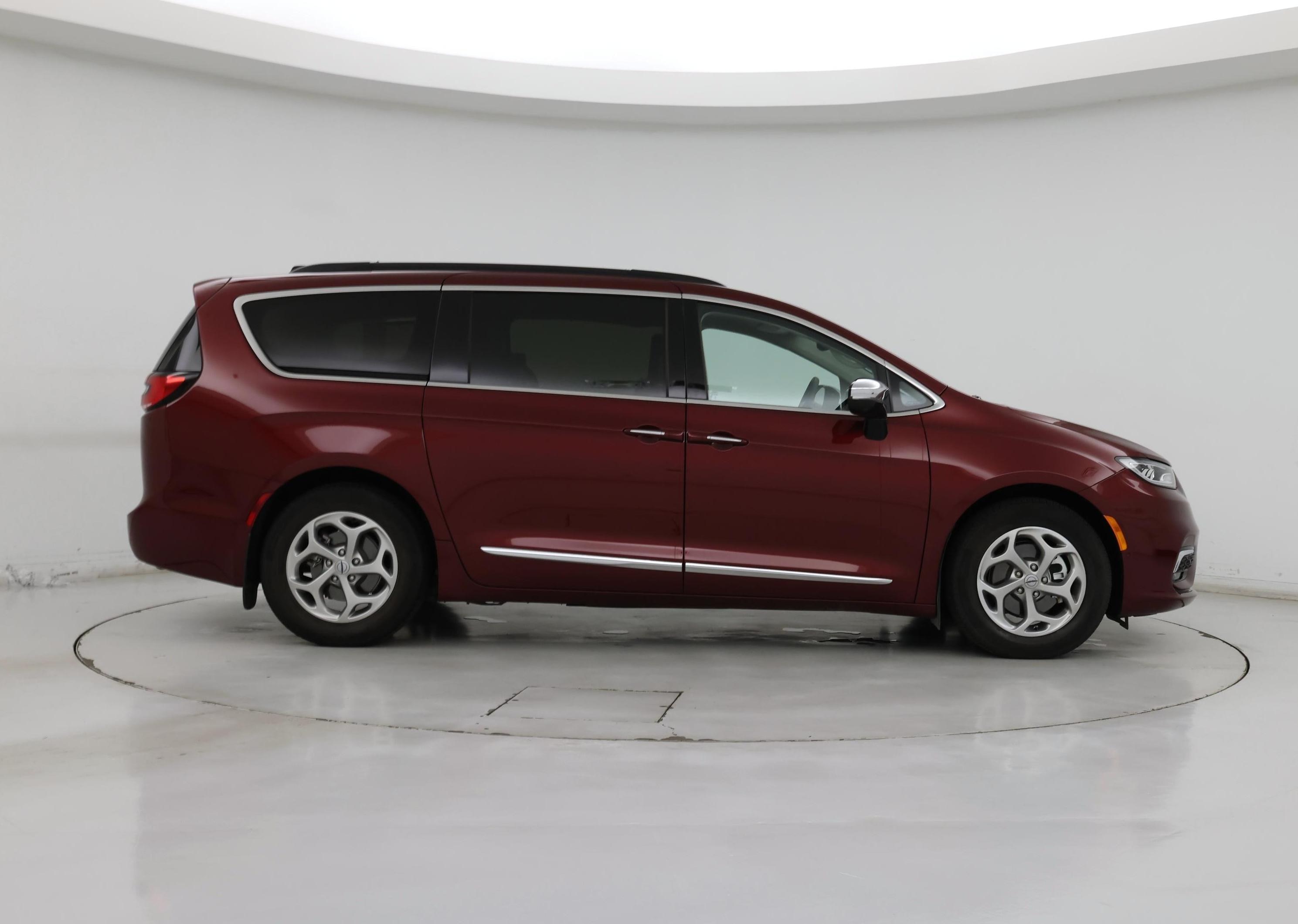 Thumbnail: 2023 Chrysler Pacifica - 7