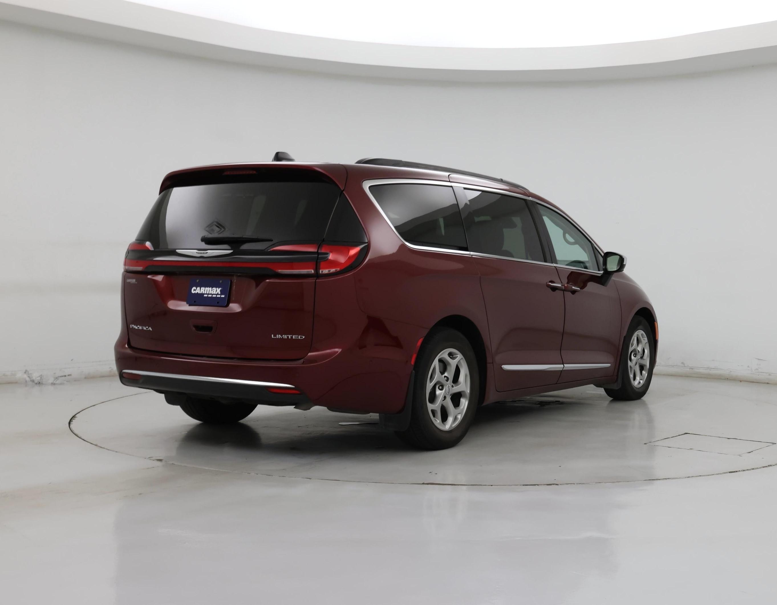 Thumbnail: 2023 Chrysler Pacifica - 8