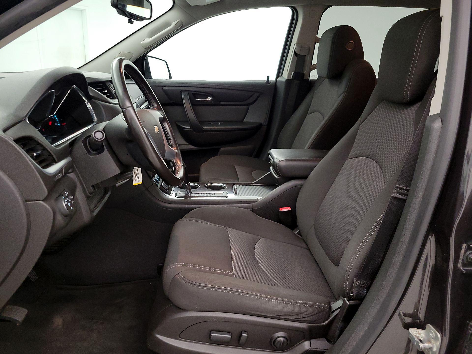 Thumbnail: 2017 Chevrolet Traverse - 11