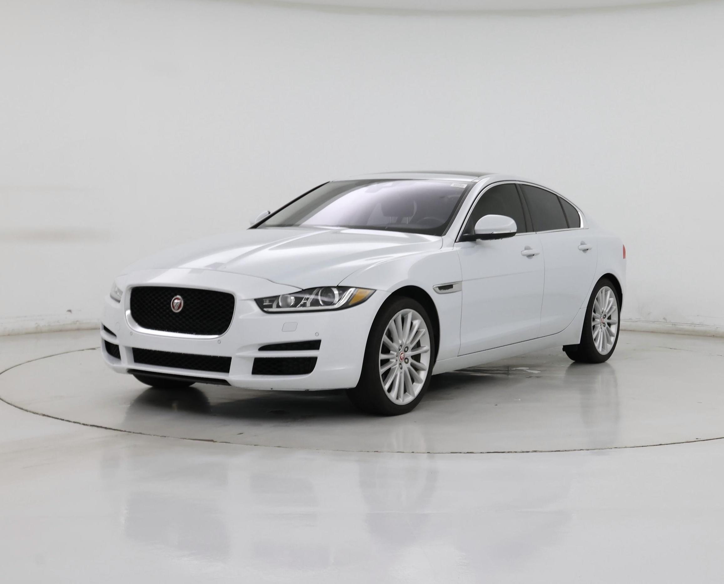 Thumbnail: 2017 Jaguar XE - 4
