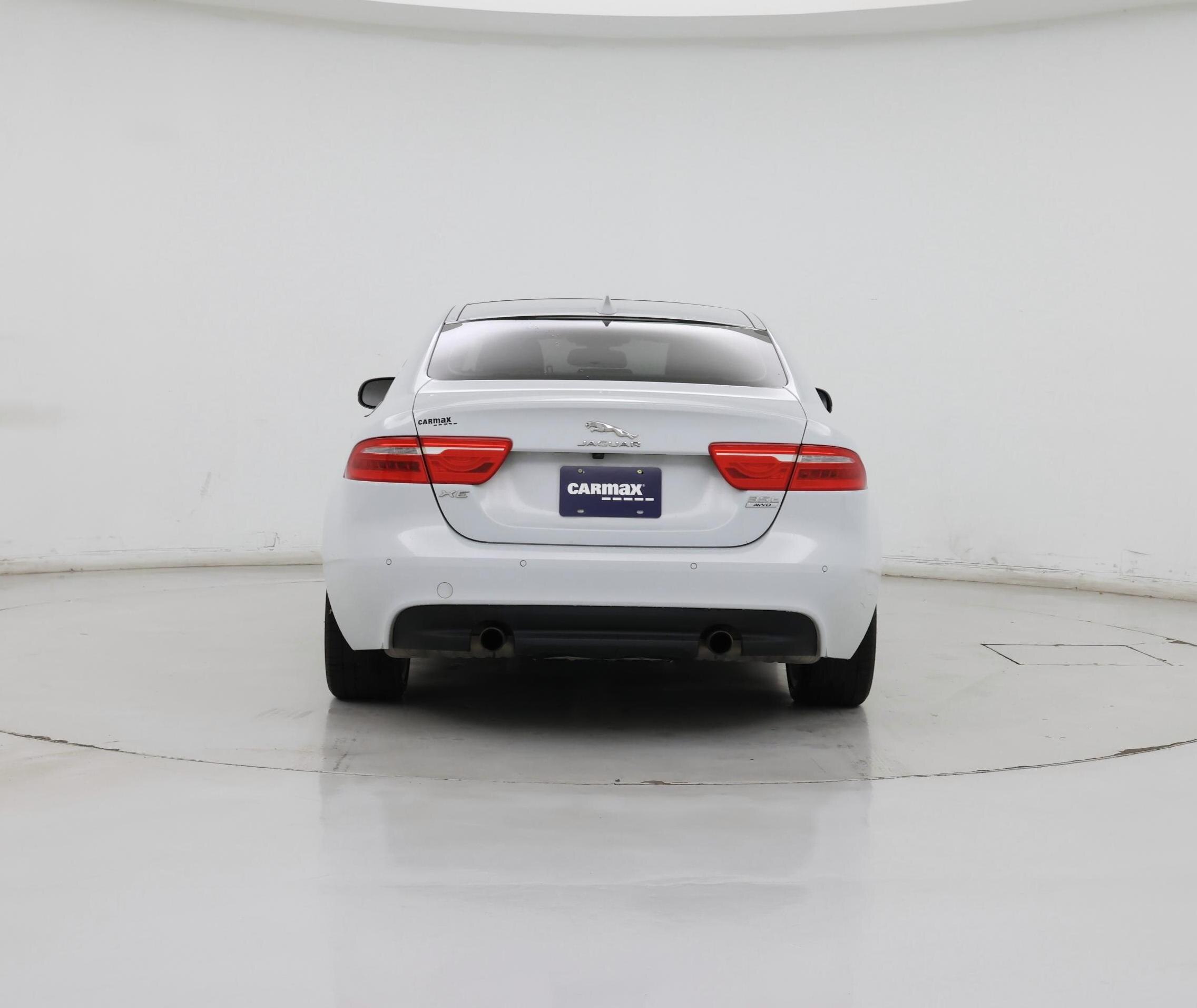 Thumbnail: 2017 Jaguar XE - 6