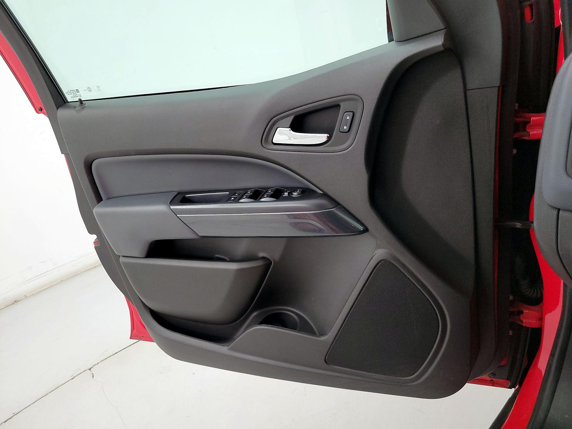 Thumbnail: 2016 Chevrolet Colorado - 12