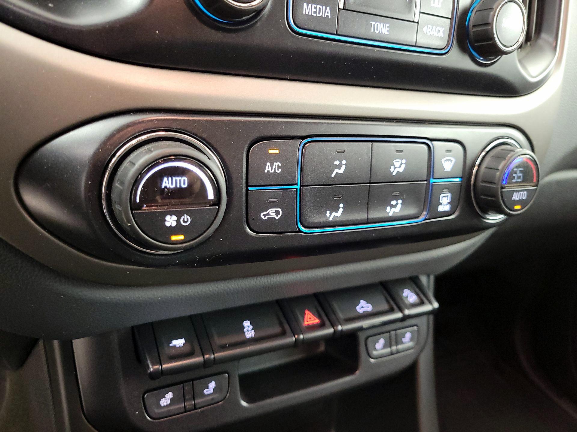Thumbnail: 2016 Chevrolet Colorado - 16