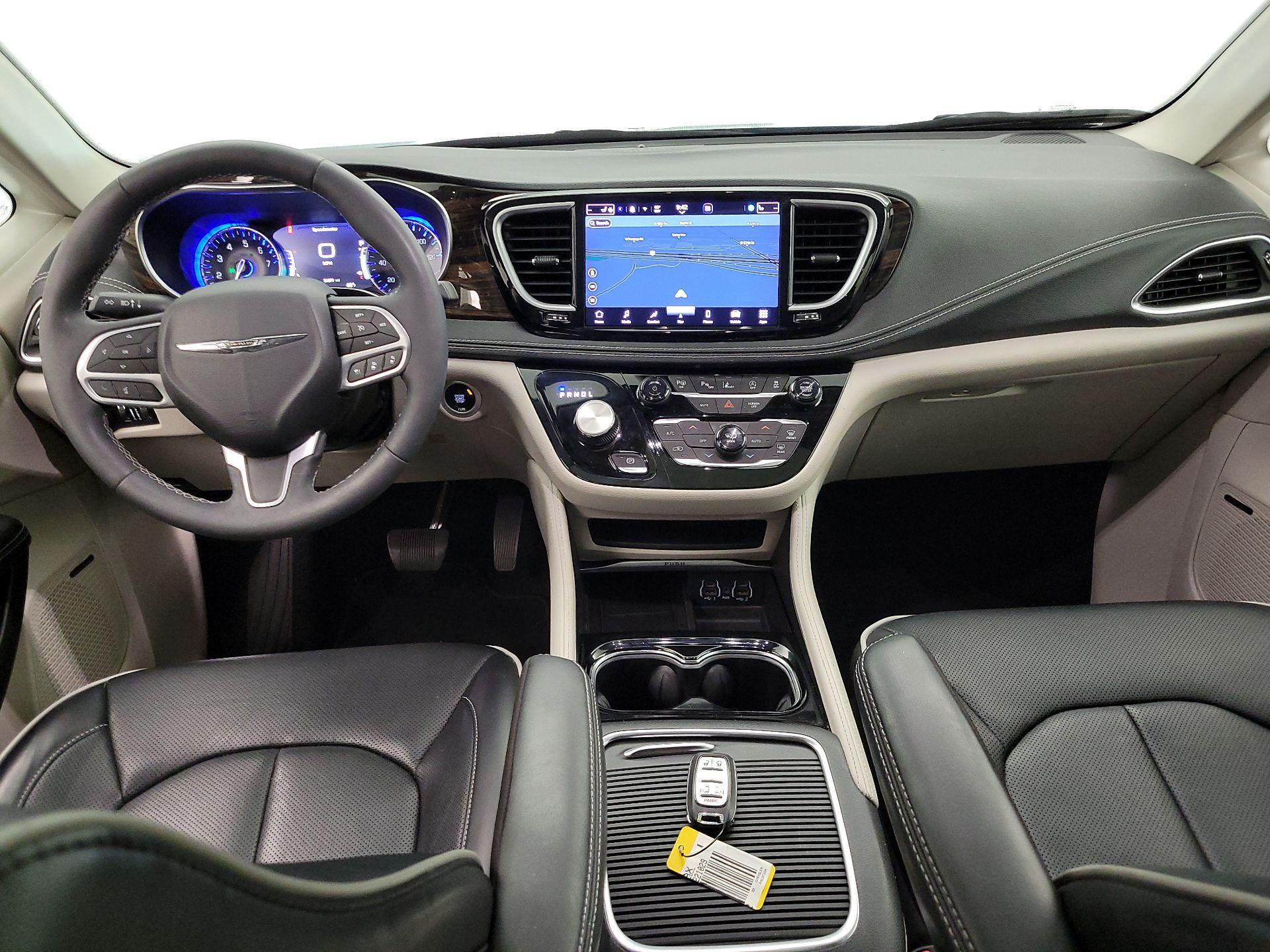 Thumbnail: 2022 Chrysler Pacifica - 9
