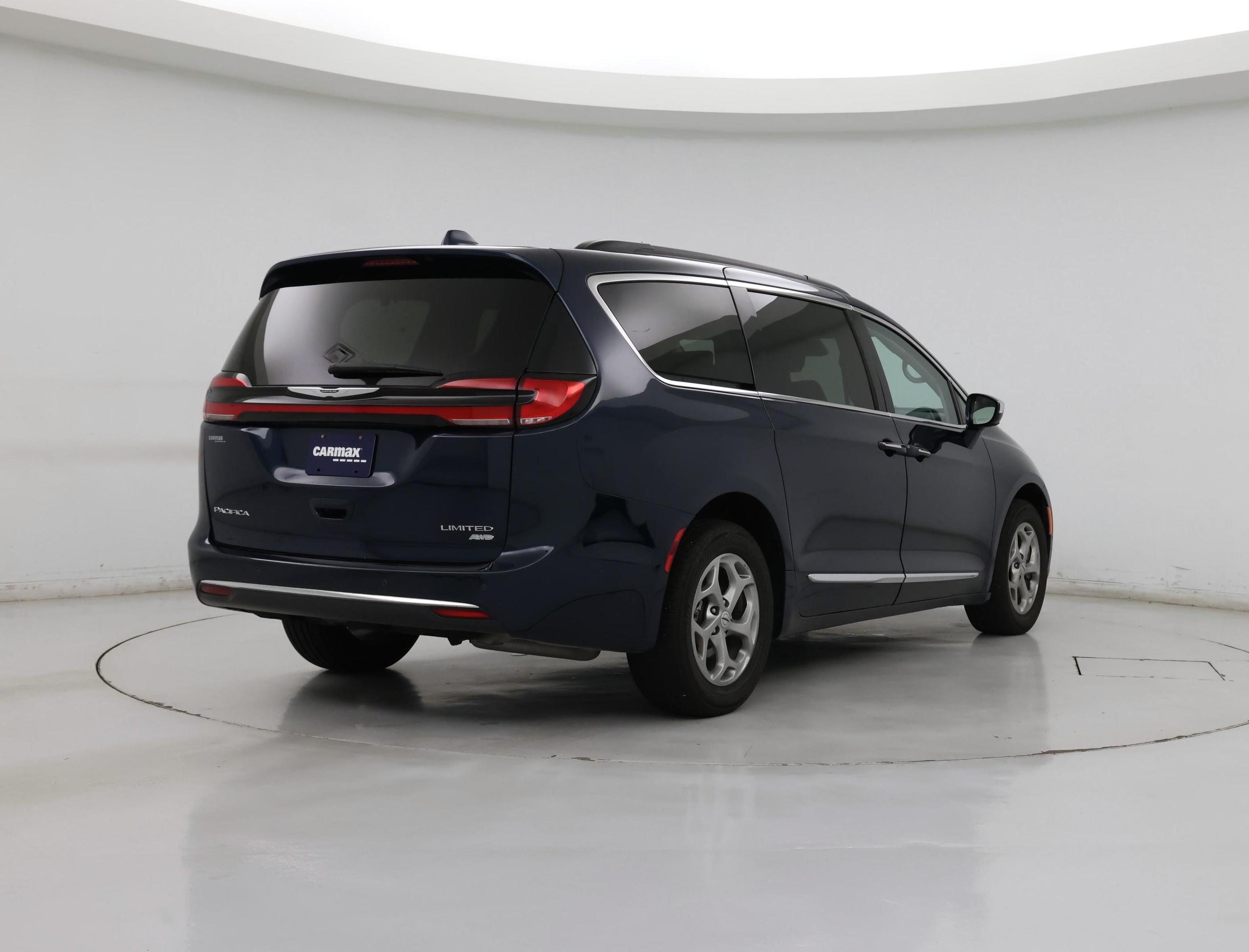 Thumbnail: 2022 Chrysler Pacifica - 8