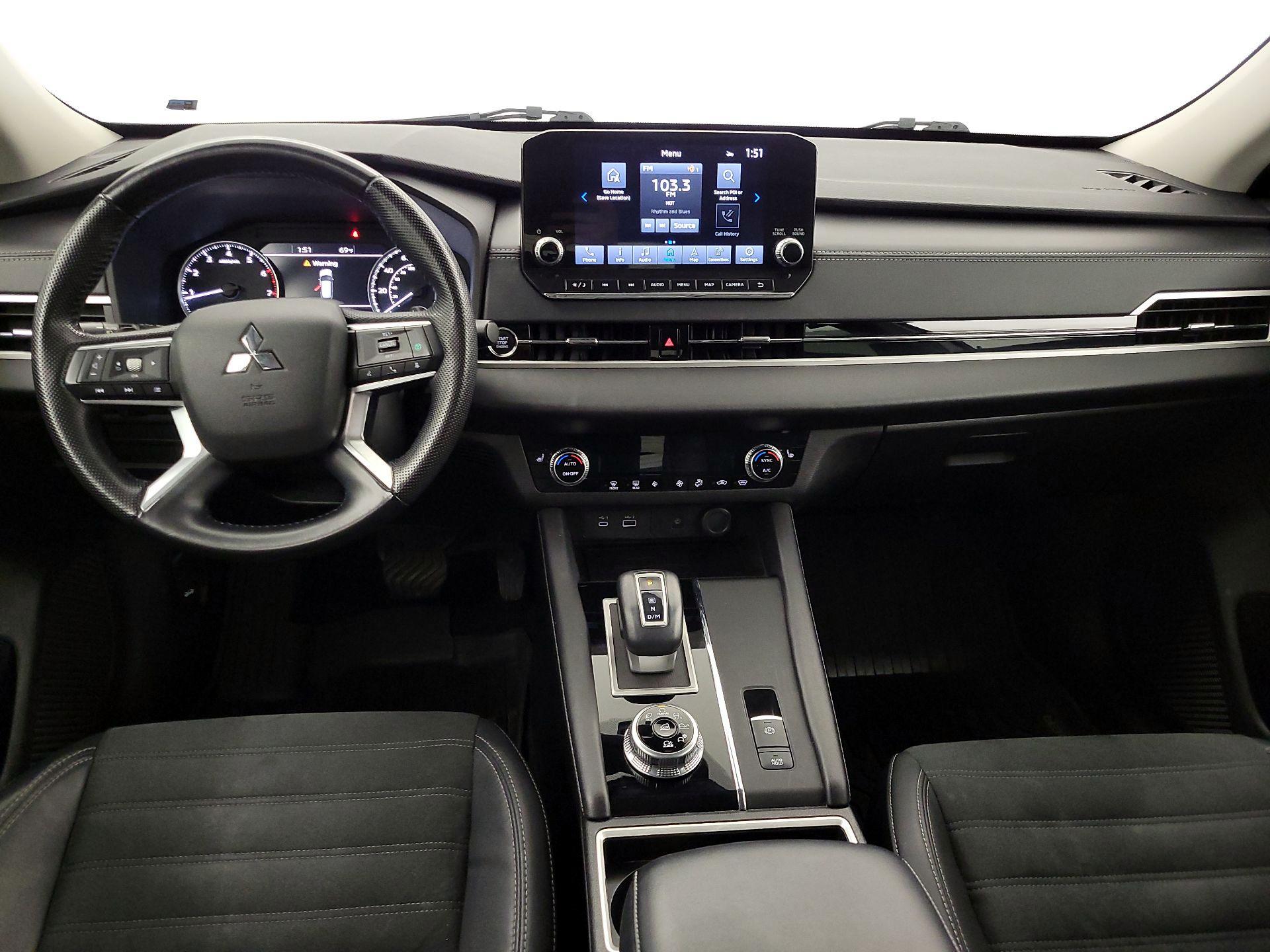 Thumbnail: 2022 Mitsubishi Outlander - 9