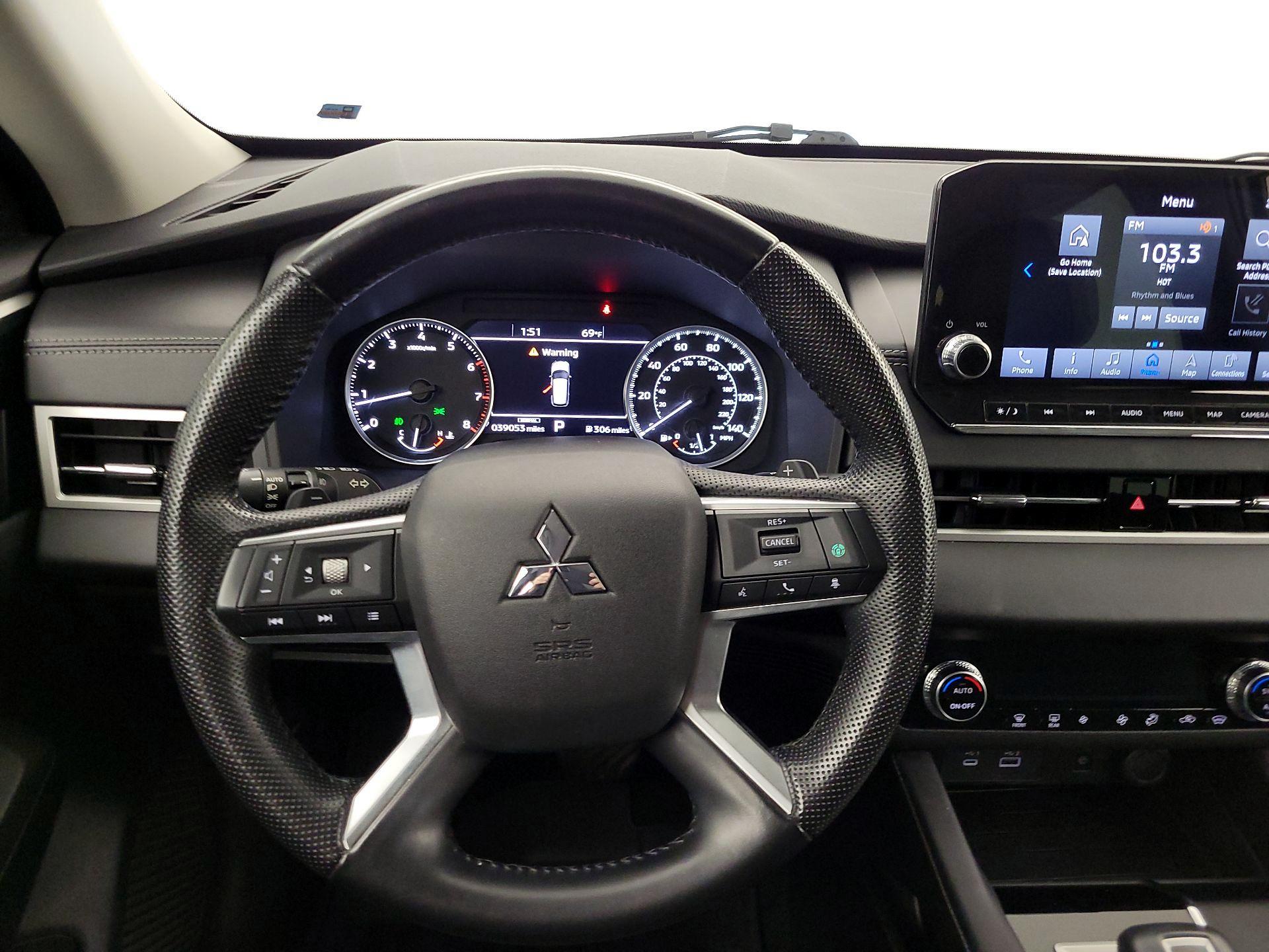 Thumbnail: 2022 Mitsubishi Outlander - 10