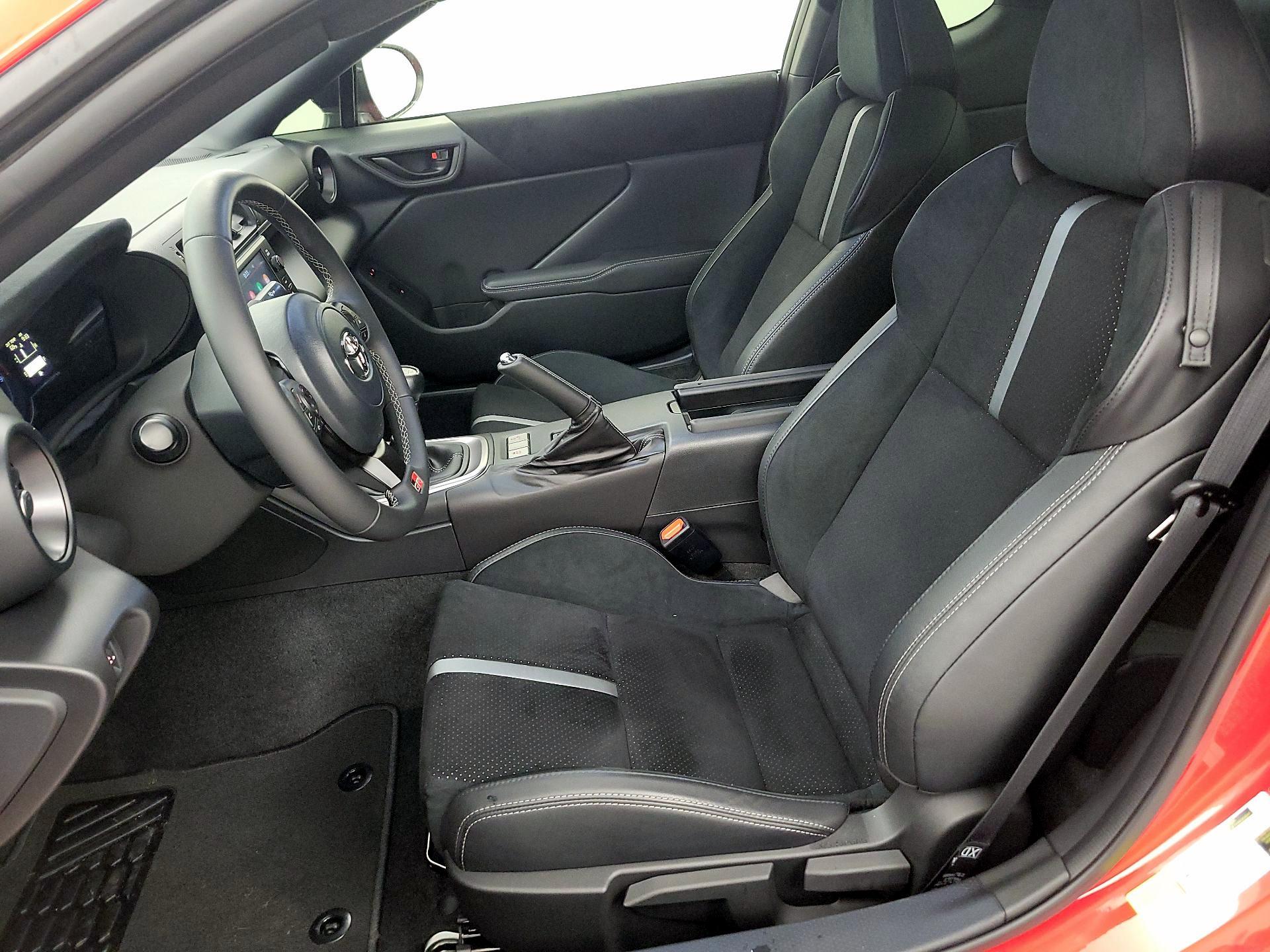 Thumbnail: 2025 Toyota GR86 - 11