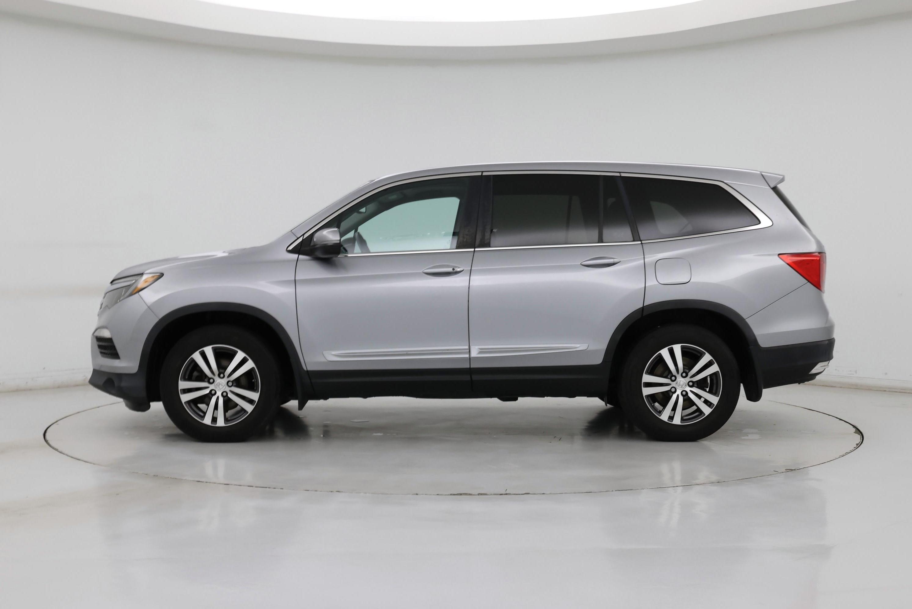 Thumbnail: 2016 Honda Pilot - 3
