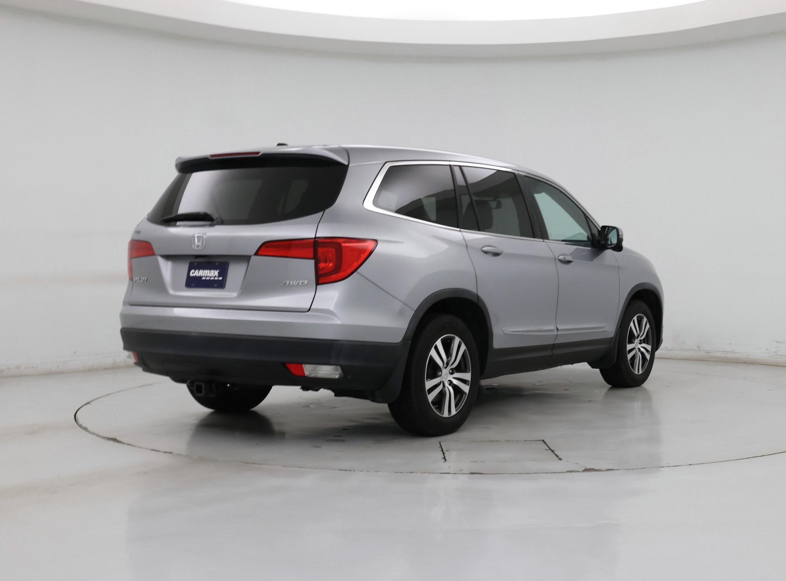 Thumbnail: 2016 Honda Pilot - 8