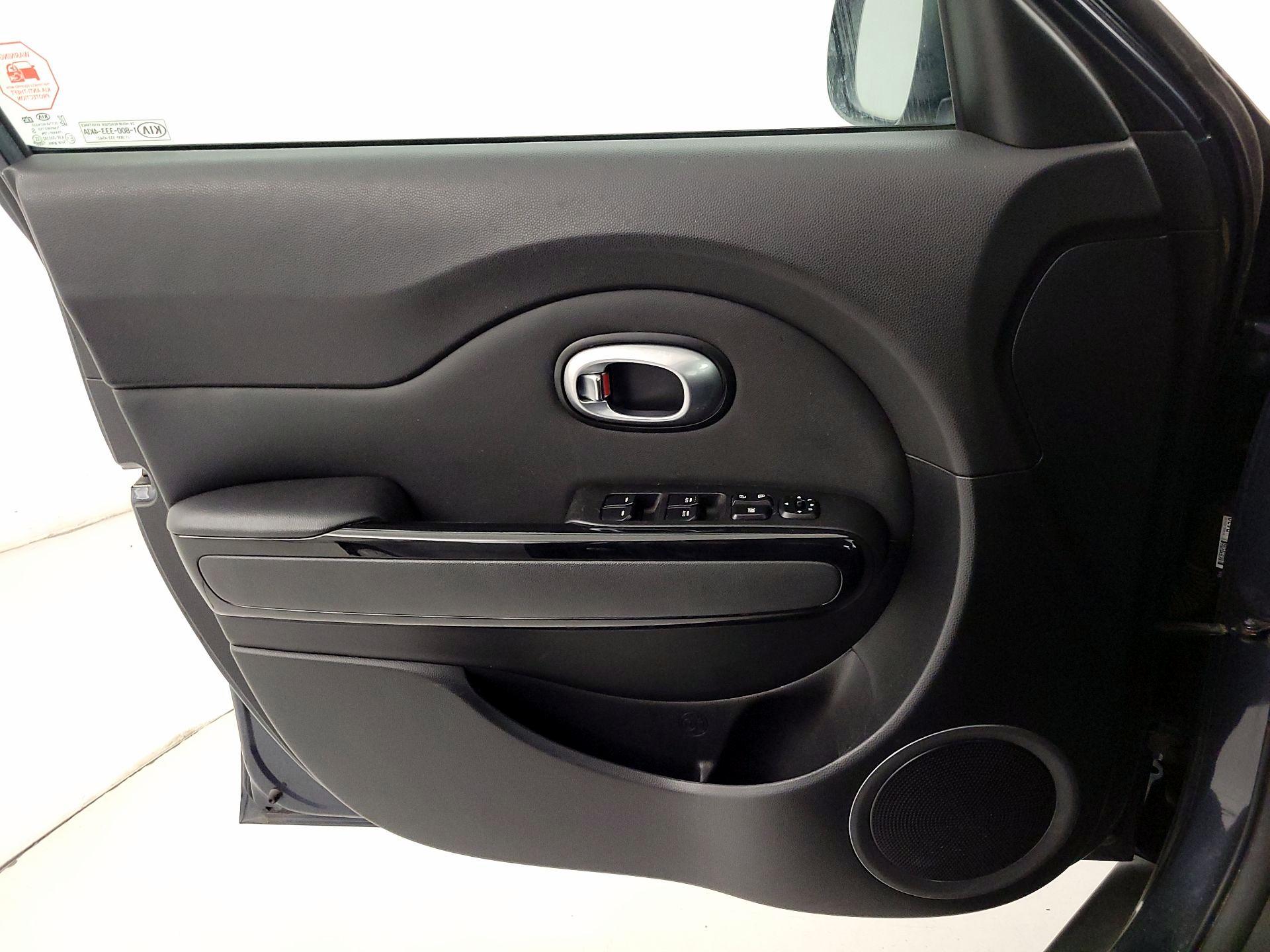 Thumbnail: 2016 Kia Soul - 12