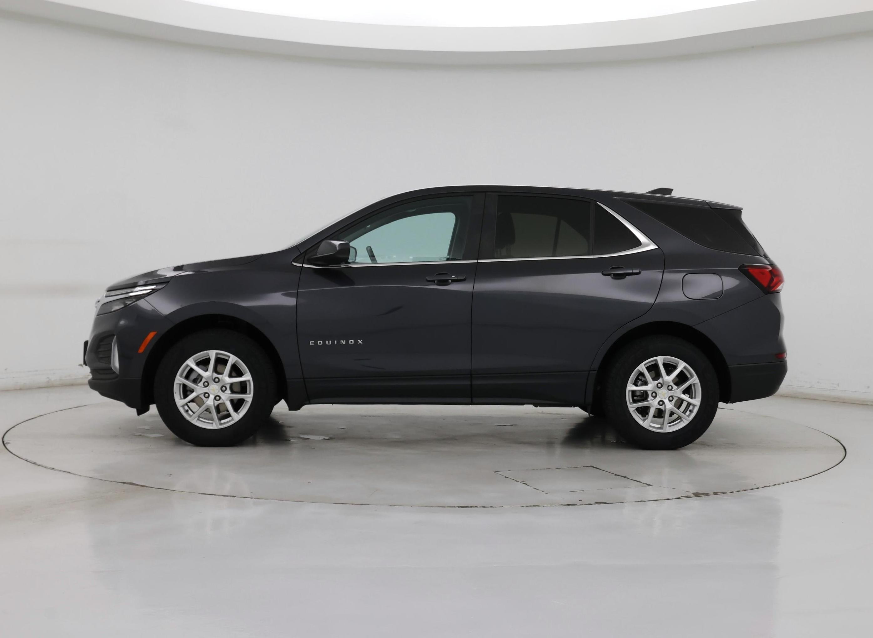 Thumbnail: 2022 Chevrolet Equinox - 3