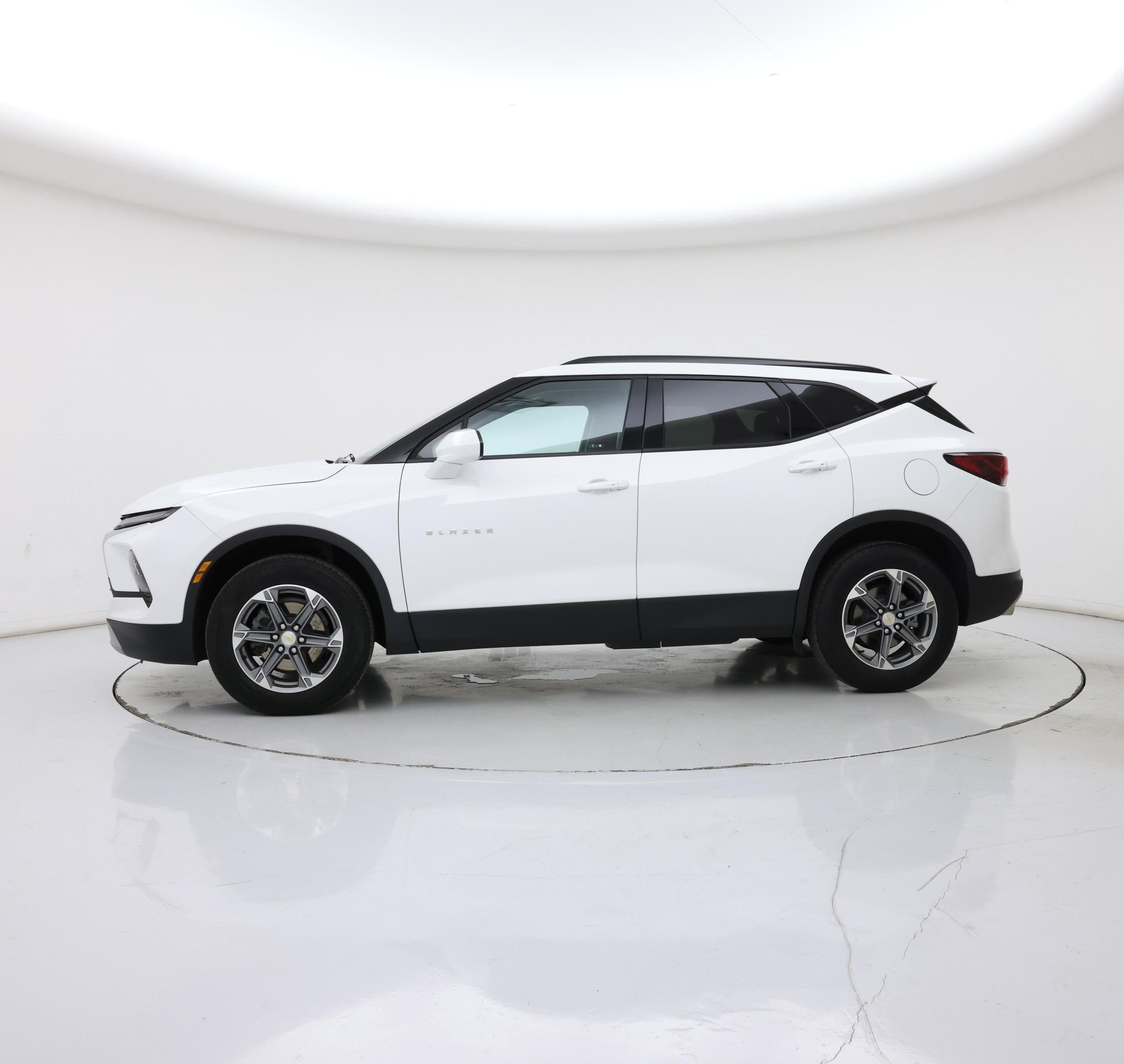 Thumbnail: 2023 Chevrolet Blazer - 3