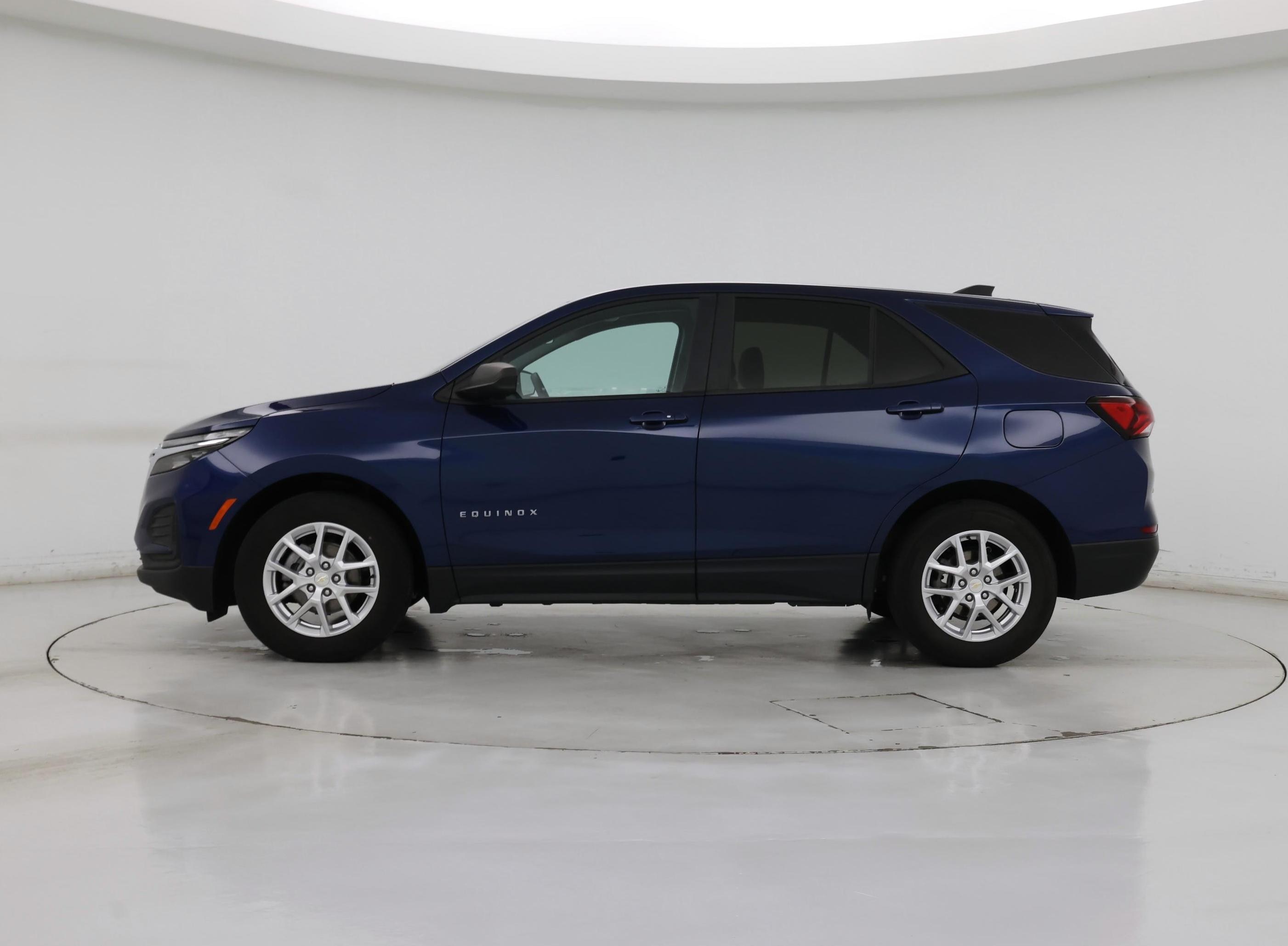 Thumbnail: 2022 Chevrolet Equinox - 3