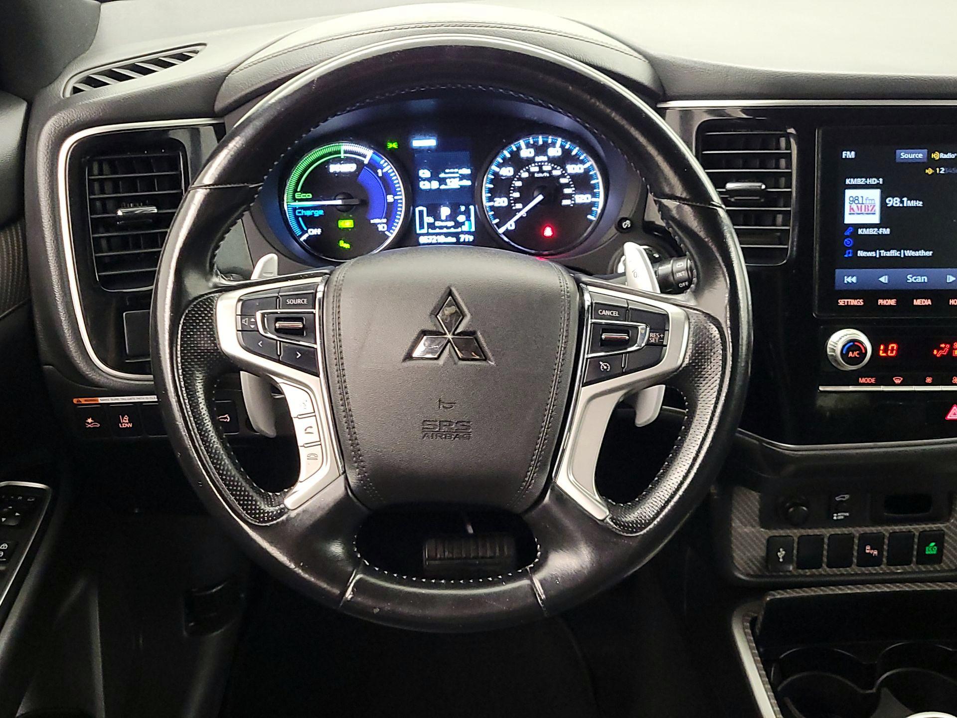 Thumbnail: 2022 Mitsubishi Outlander - 10