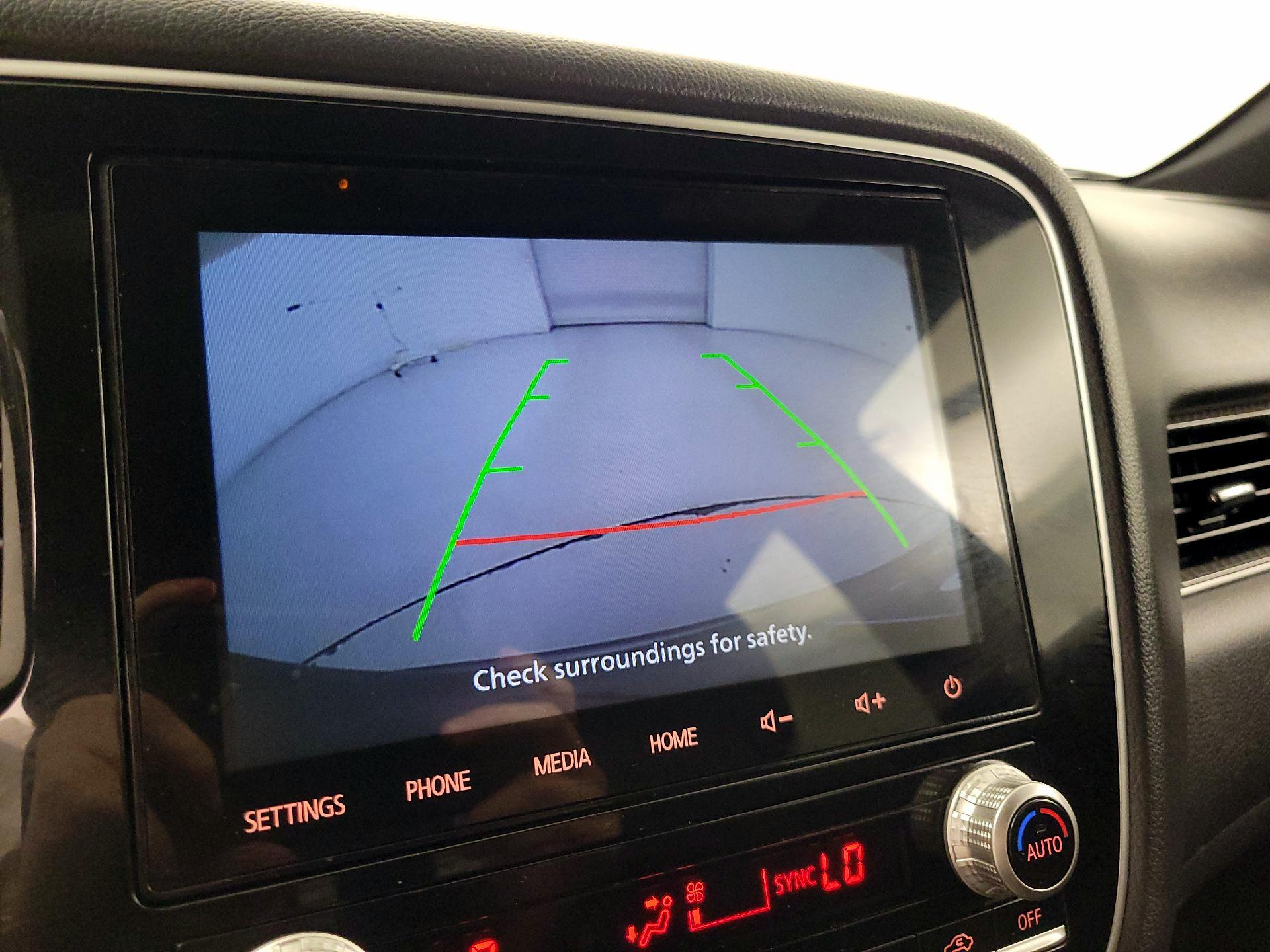 Thumbnail: 2022 Mitsubishi Outlander - 14