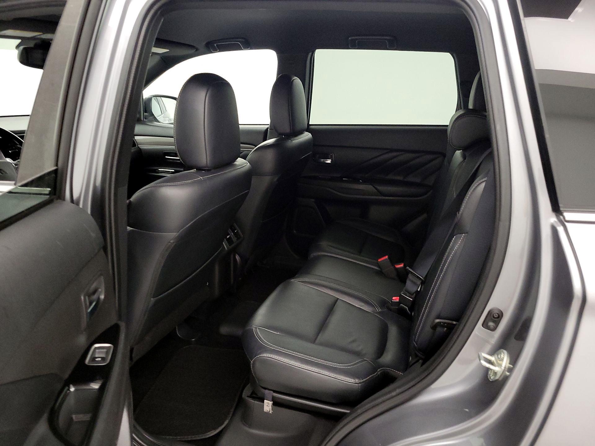 Thumbnail: 2022 Mitsubishi Outlander - 19