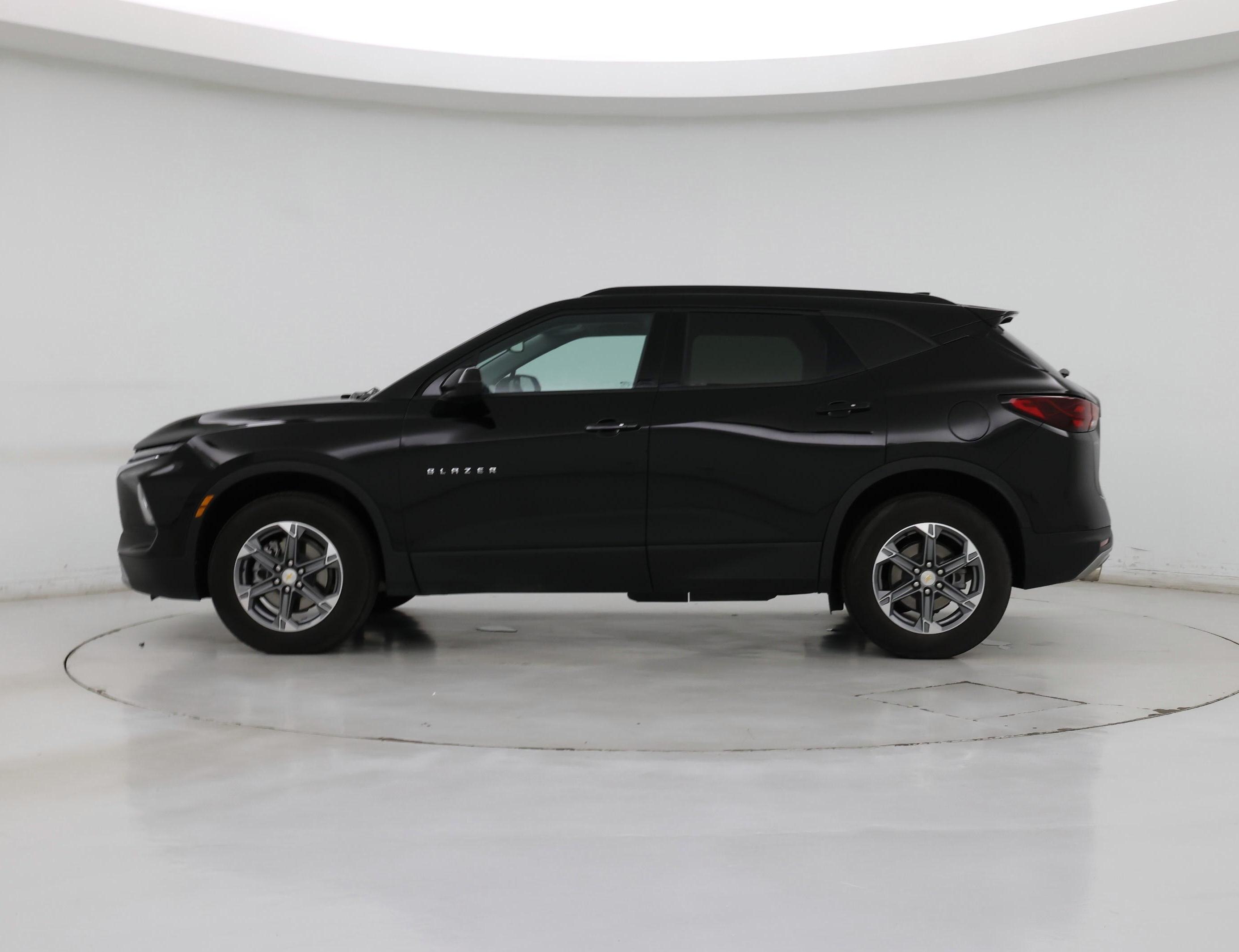 Thumbnail: 2023 Chevrolet Blazer - 3