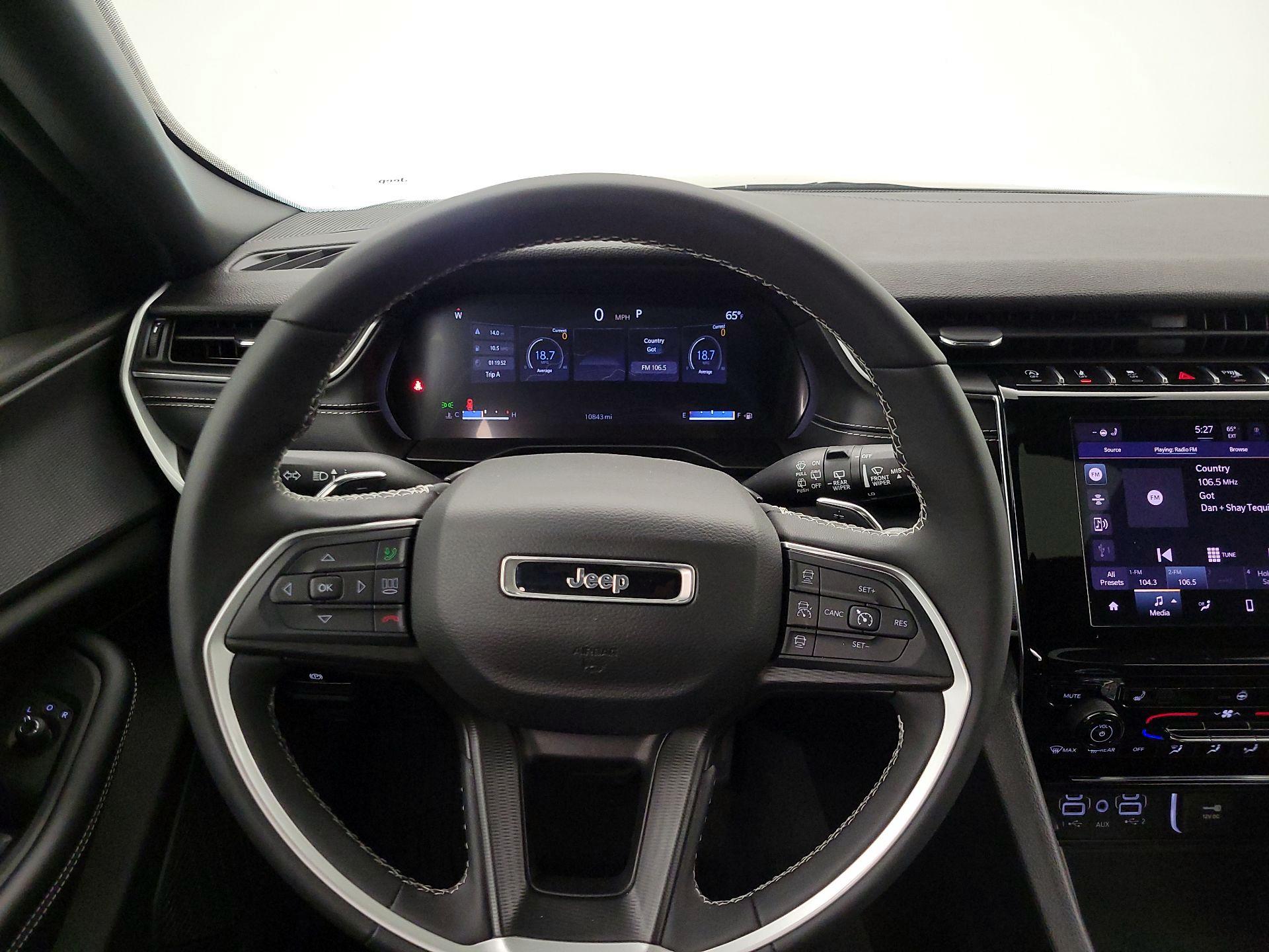 Thumbnail: 2023 Jeep Grand Cherokee - 10
