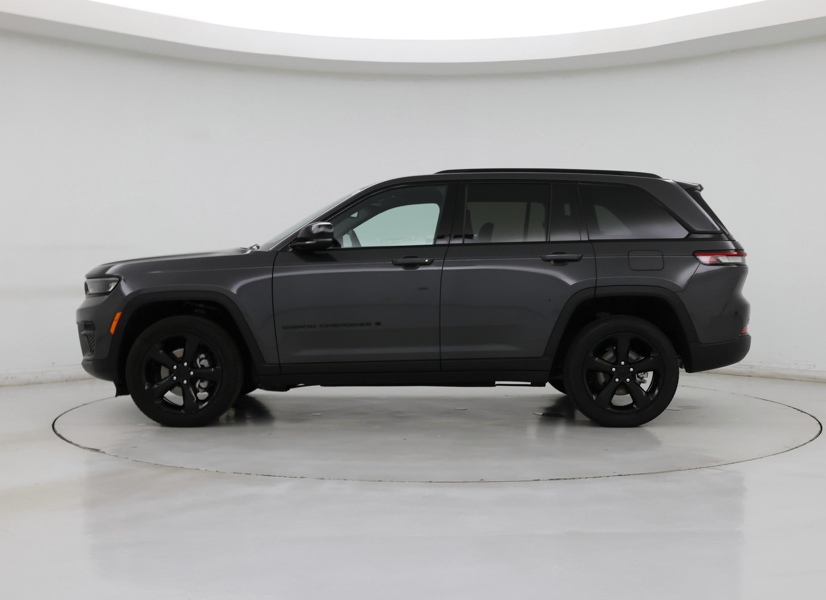 Thumbnail: 2023 Jeep Grand Cherokee - 3